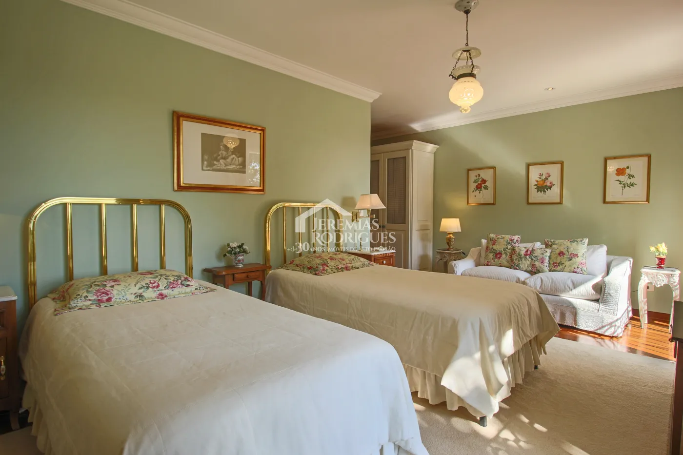 Sobrado com 6 suítes, 615 m² - Vila Inglesa - Campos do Jordão/SP.