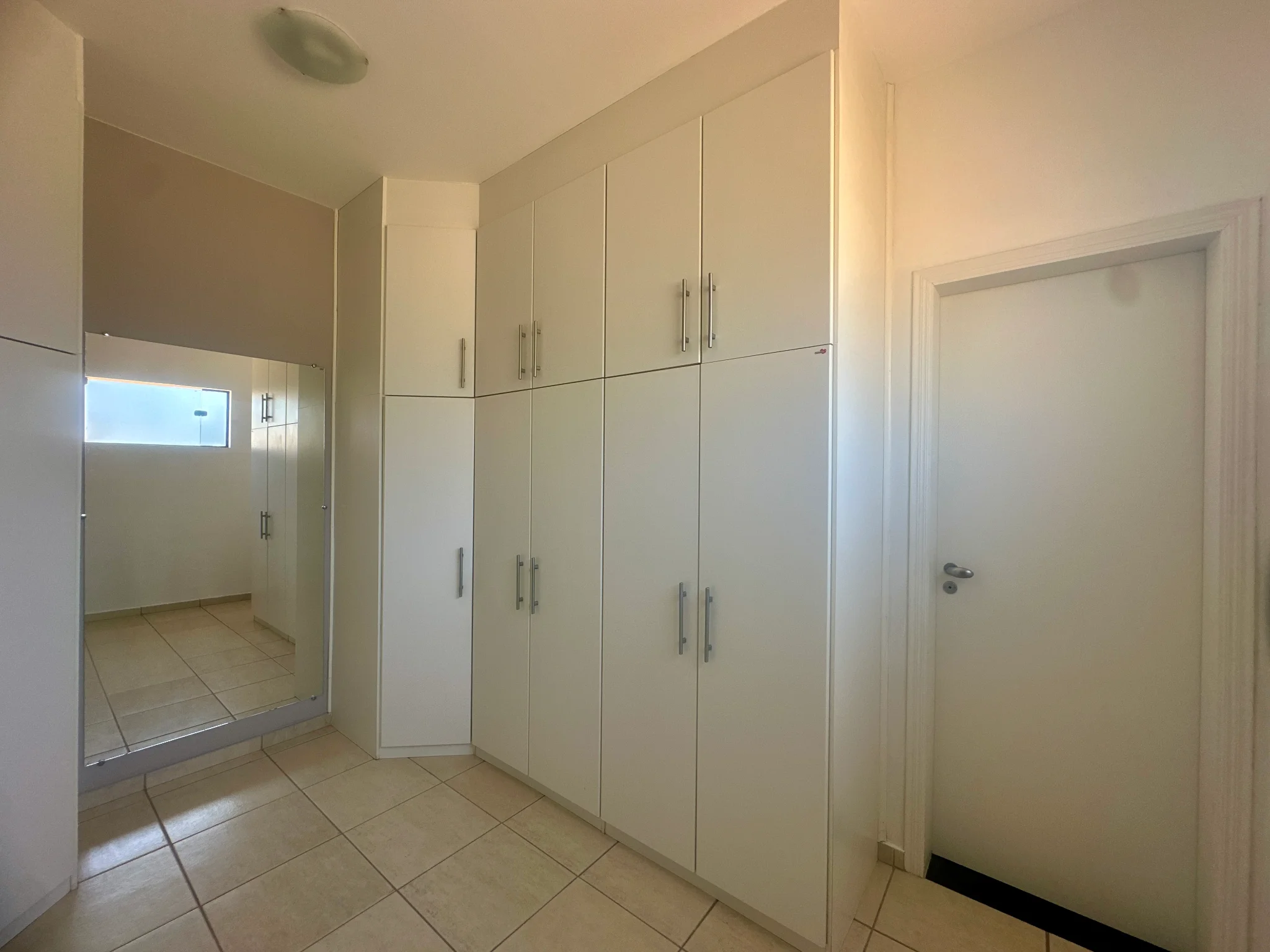 Casa para venda e locação no Condomínio Taubaté Village em Taubaté/SP.