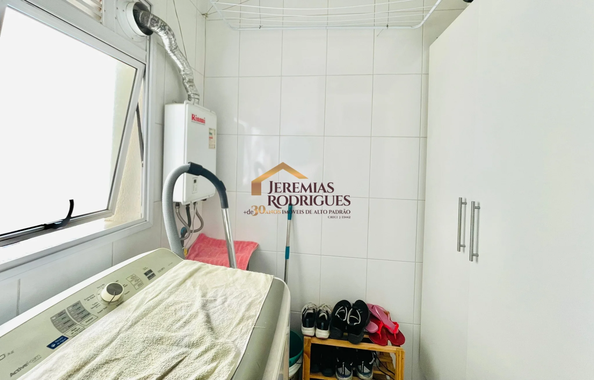 Apartamento à venda no Edifício Sauípe em Taubaté/SP.