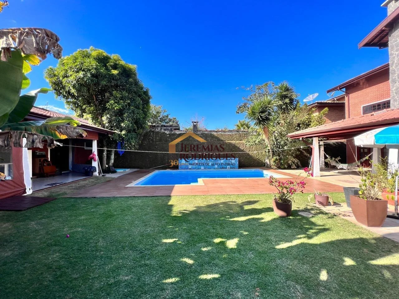 Casa à venda no bairro Jardim Residencial Doutor Lessa em Pindamonhangaba/SP.