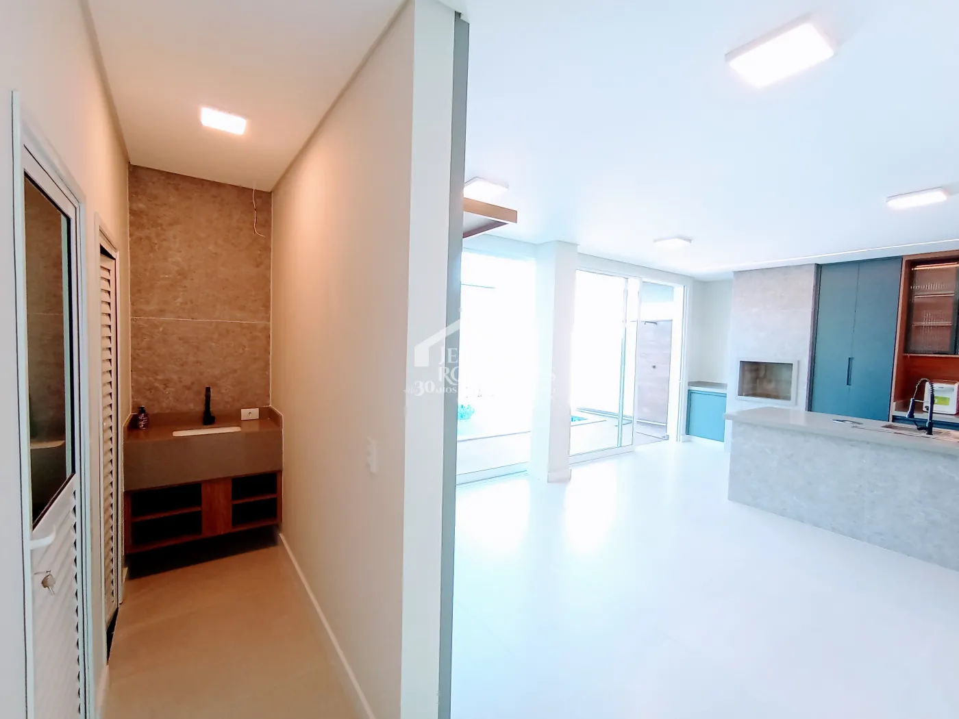 Casa à venda com 3 suítes no Condomínio Residencial Tecoara em Taubaté/SP
