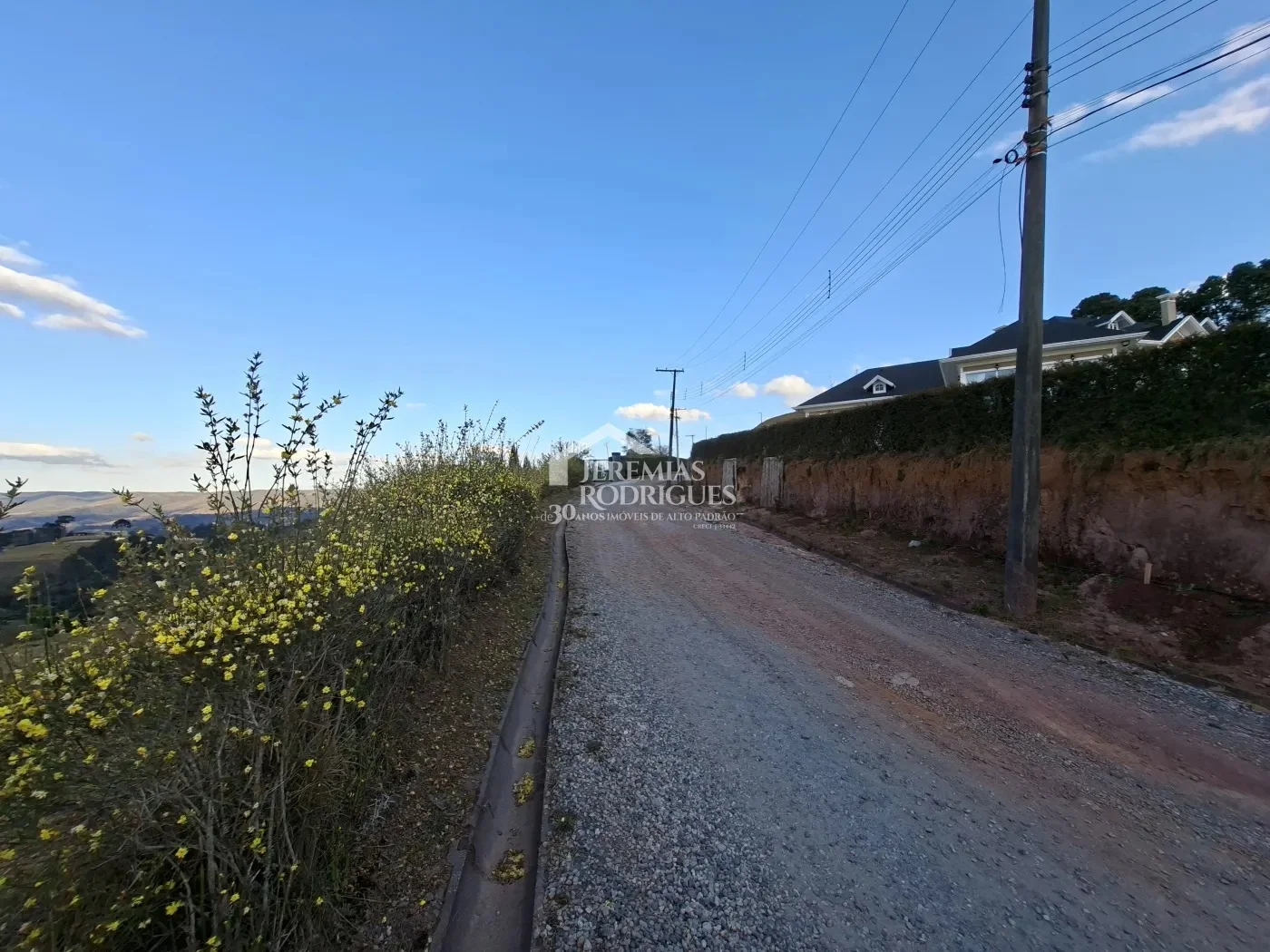 Terreno à venda no Condomínio Pedra do Fogo em Campos do Jordão/SP.
