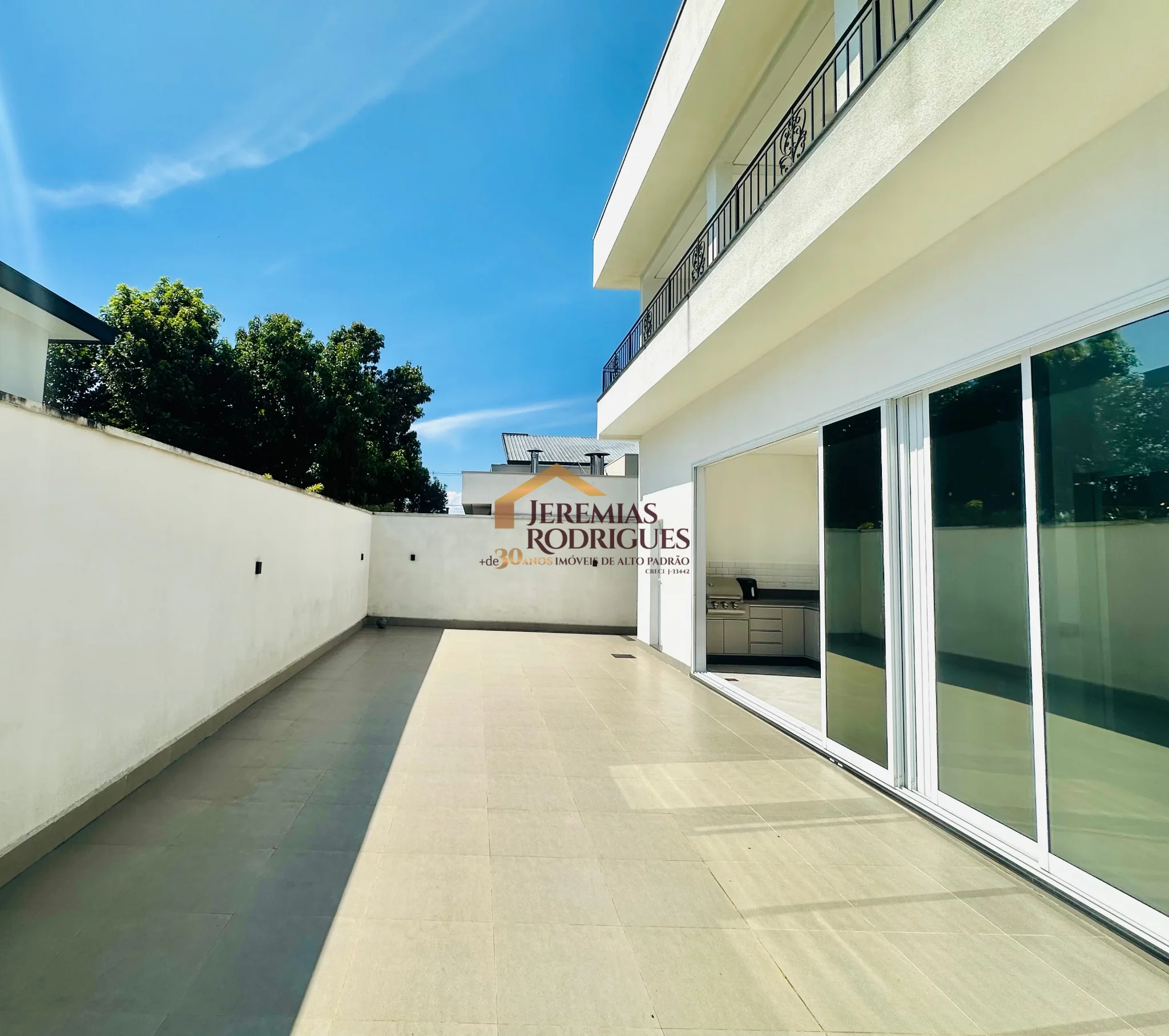Casa à venda no Condomínio Ouro Ville em Taubaté/SP.