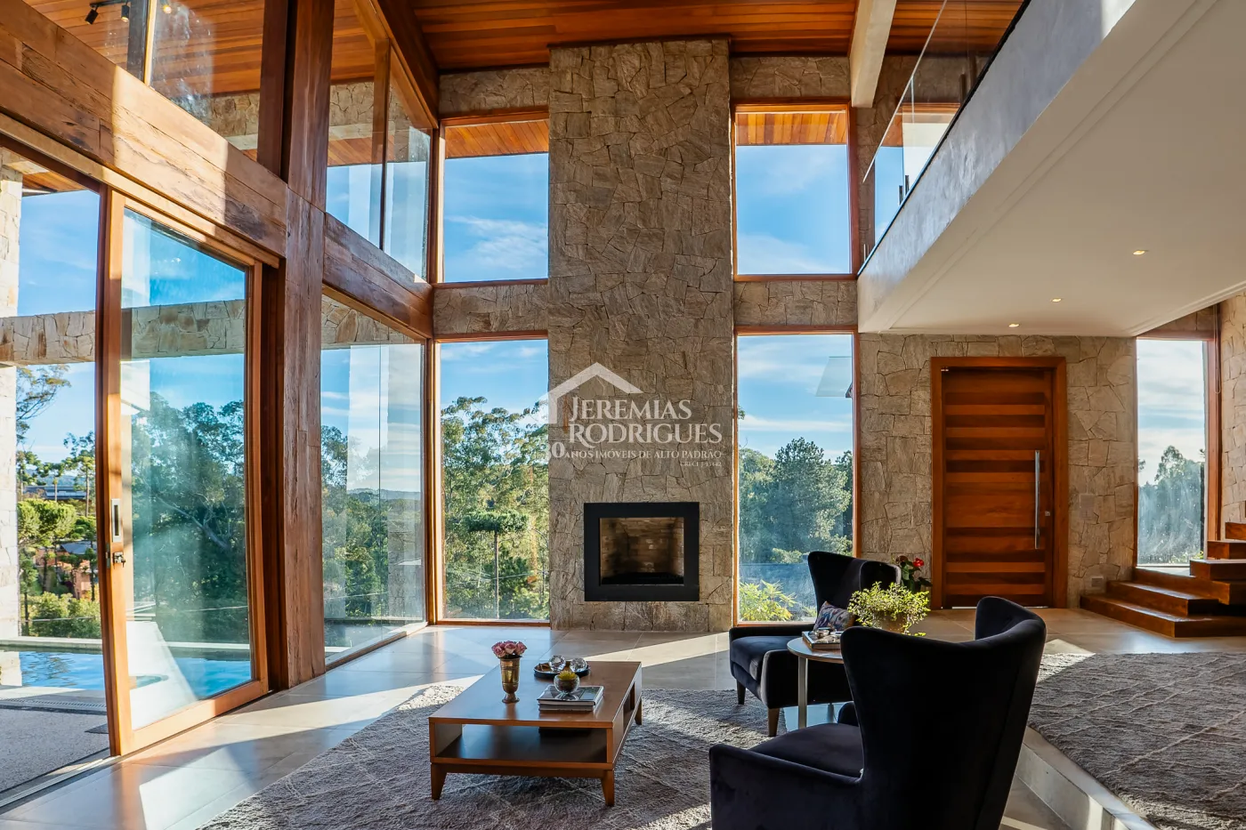 Casa com 4 suítes no condomínio Reserva Figueiredo em Campos do Jordão/SP