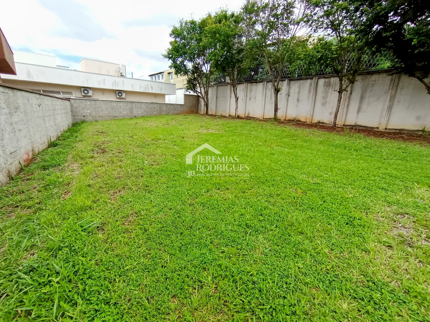 Terreno à venda com 555 m² no Condomínio Terrazzo Di Itália em Taubaté/SP.