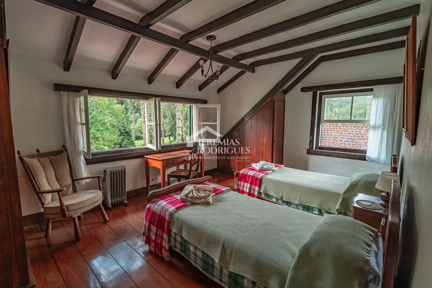 Casa com 9 dormitórios, 694 m² - Condomínio Reserva Figueiredo - Campos do Jordão/SP