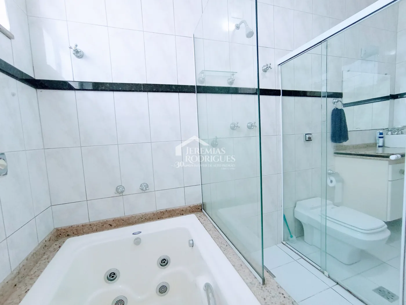 Casa à venda com 3 dormitórios no Condomínio Vale dos Príncipes em Taubaté/SP.