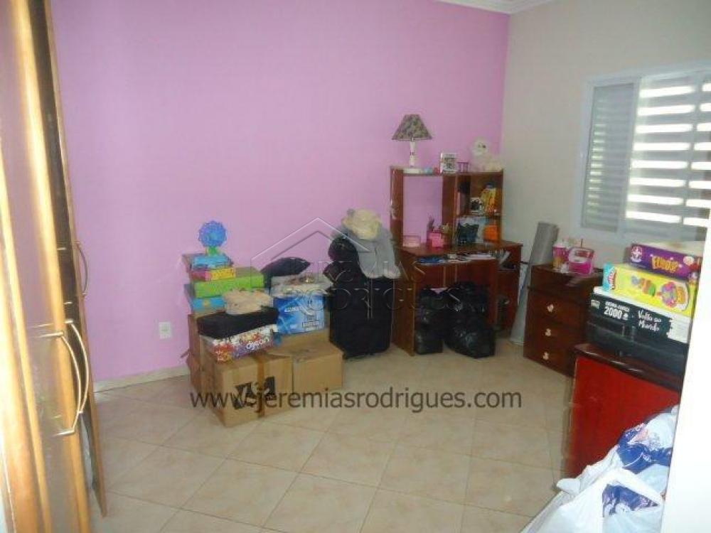 Casa à venda no Condomínio Colonial Village I em Pindamonhangaba/SP