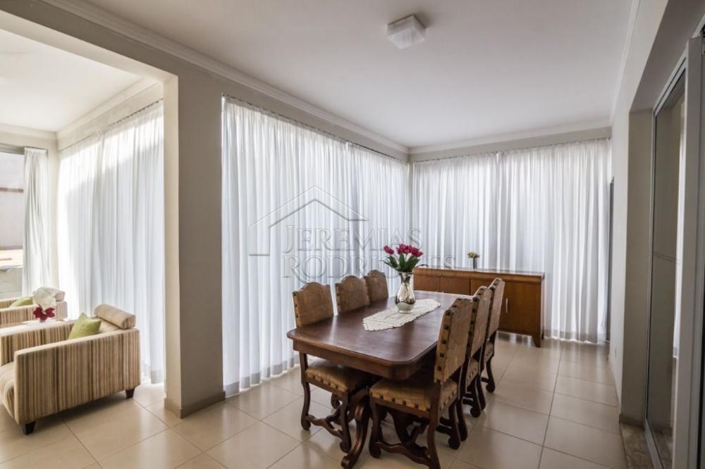 Casa à venda no Condomínio Colonial Village I em Pindamonhangaba/SP