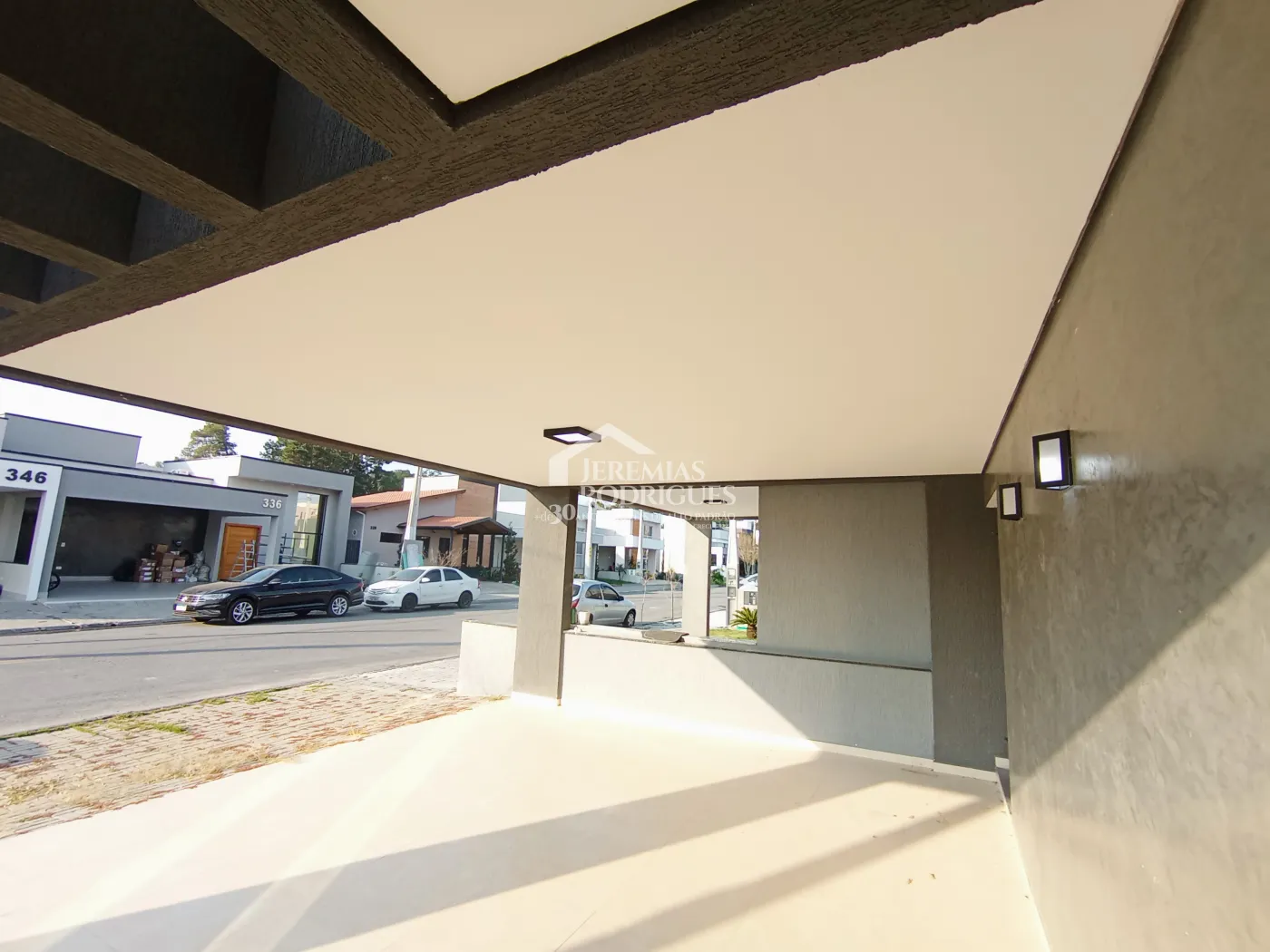Casa à venda com 3 dormitórios no Condomínio Morada do Visconde em Tremembé/SP.