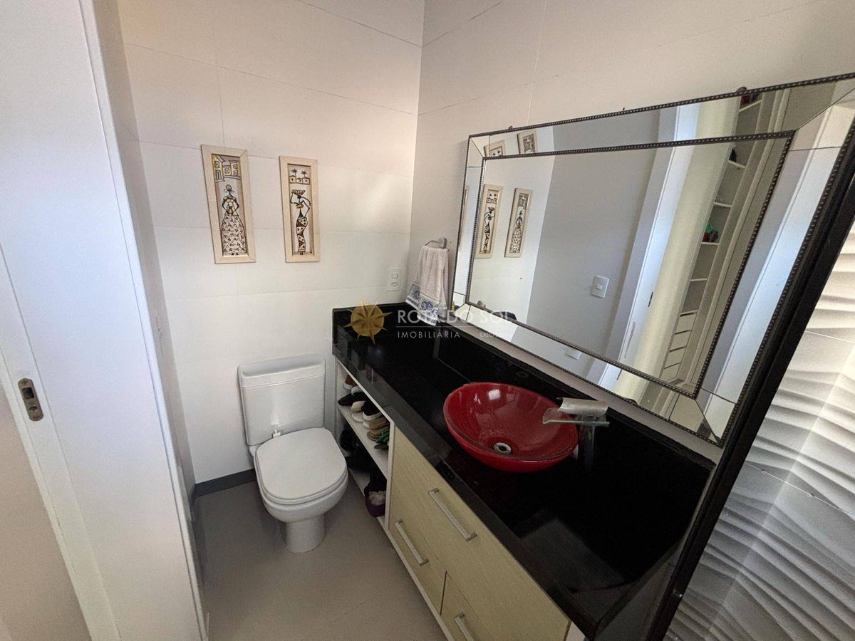 Residencial Salinas Apartamento Quadra Mar 4 Suítes em Meia Praia Itapema SC