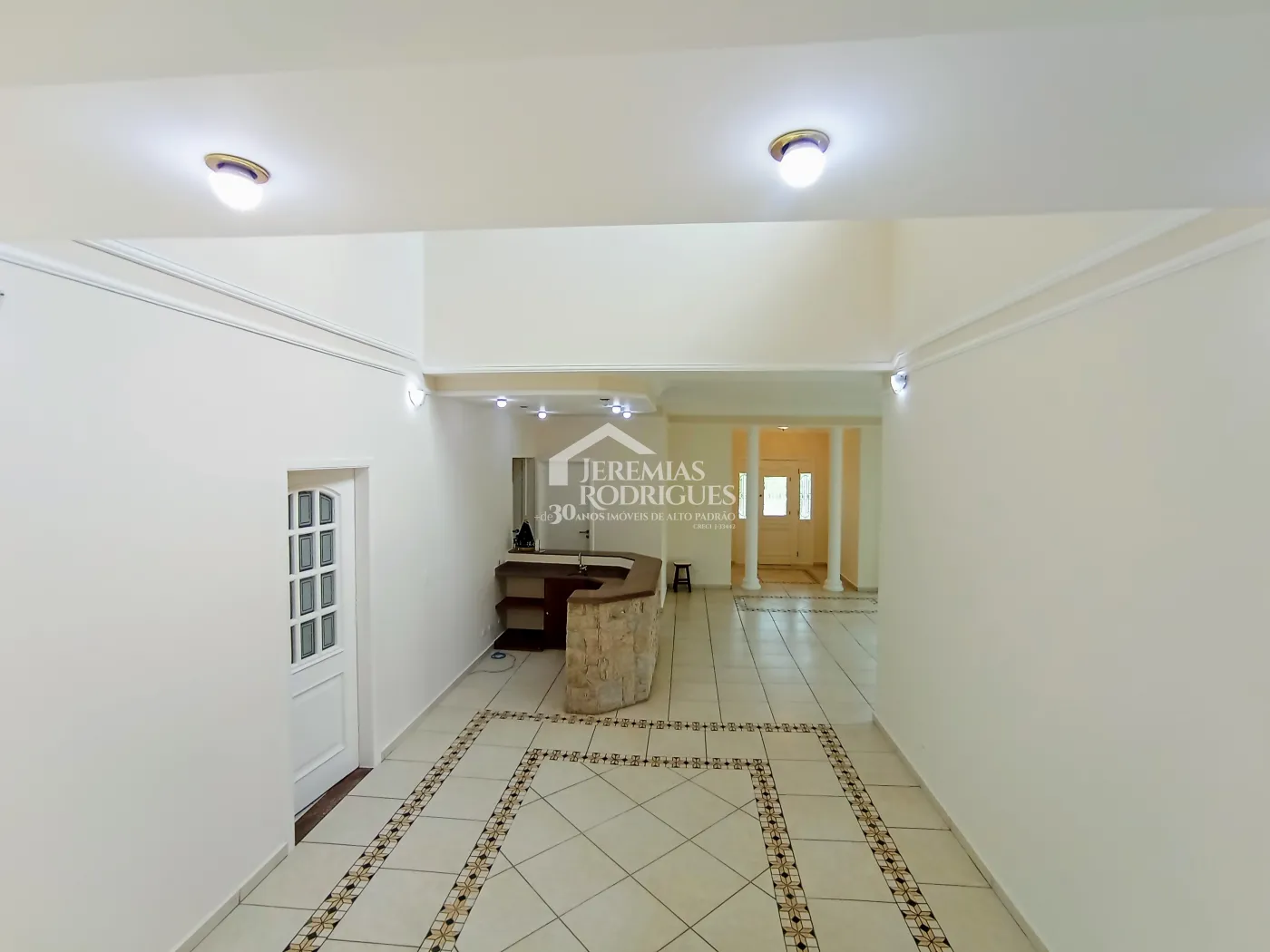 Casa para locação com 4 dormitórios no Condomínio Taubaté Village em Taubaté/SP.