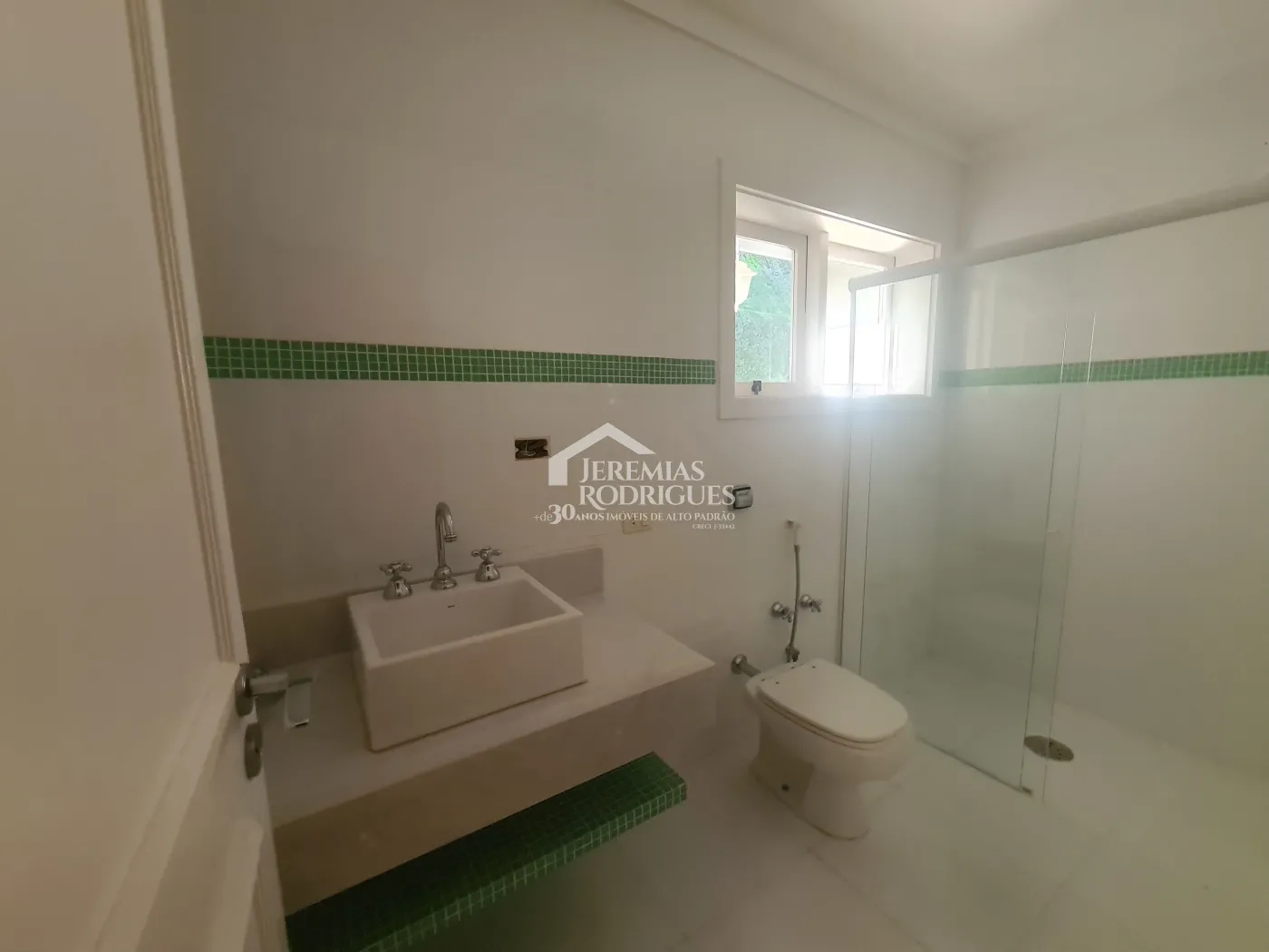 Casa para venda com 5 suítes no Condomínio Jardim Véu da Noiva em Campos do Jordão/SP