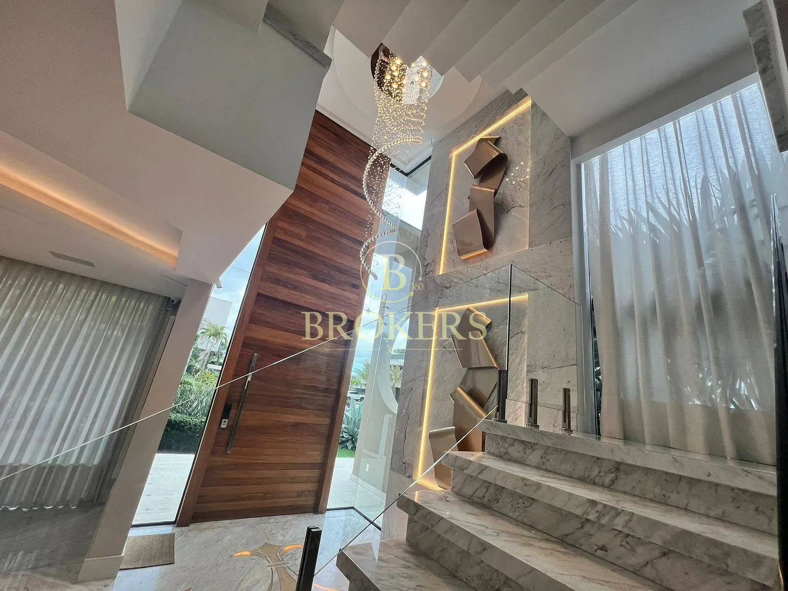 Luxo e sofisticação no Alphaville: Casa triplex mobiliada com 6 suítes, SPA e campo de futebol priv — foto 37
