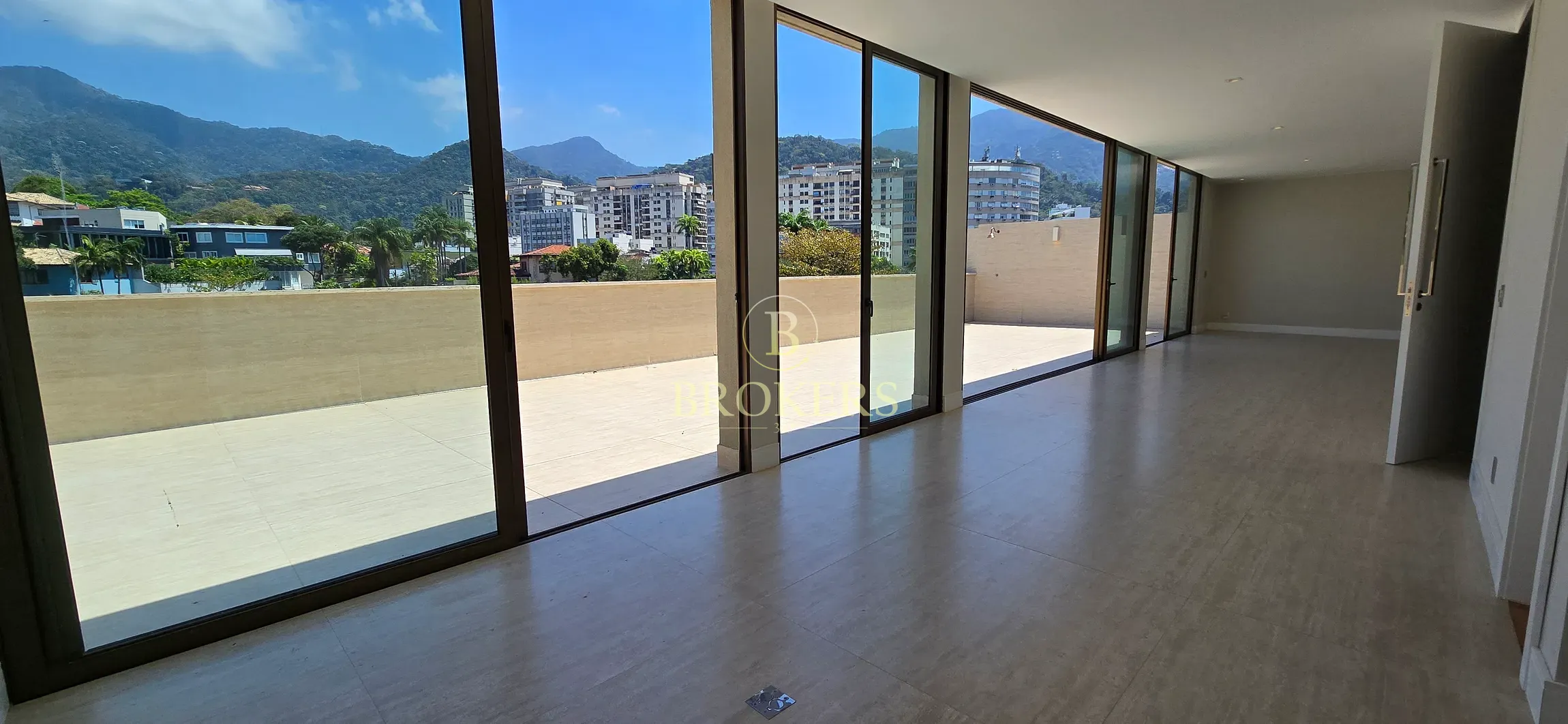 Cobertura linear, modernizada à venda no Leblon, São 460m², 4 suítes, vista indevassável para o Jar — foto 10