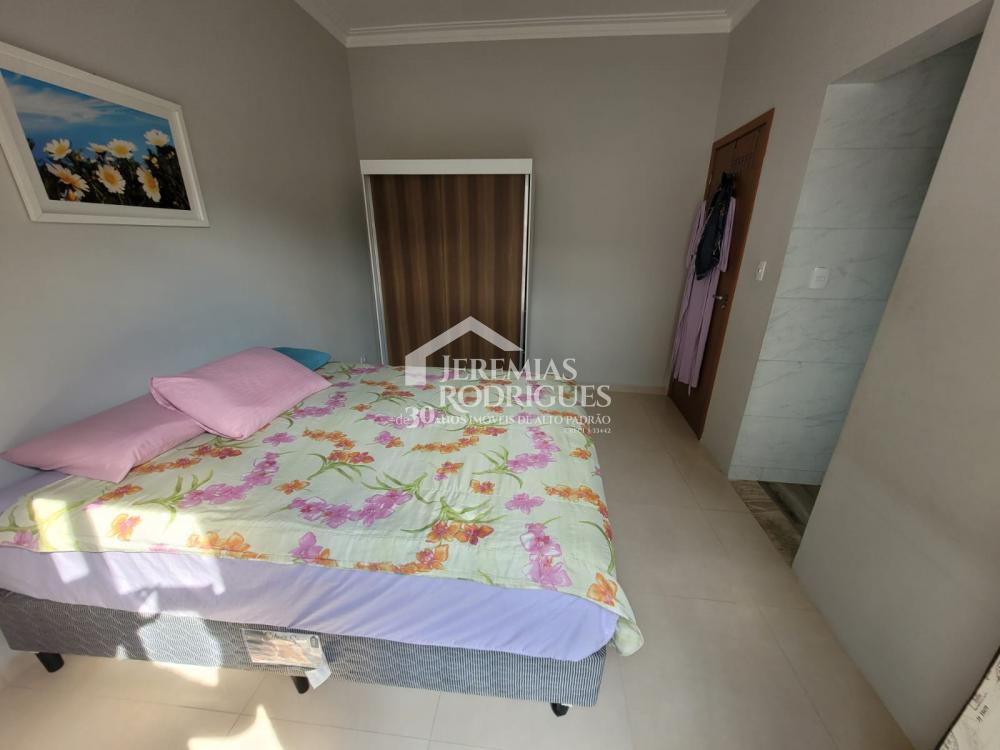 Casa térrea com 3 dormitórios - Jardim Santa Cruz - Taubaté/SP