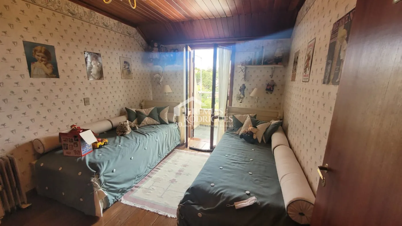 Apartamento à venda com 4 dormitórios, 324m² no Condomínio Le Bourg Saint Maurice em Campos do Jordão/SP.