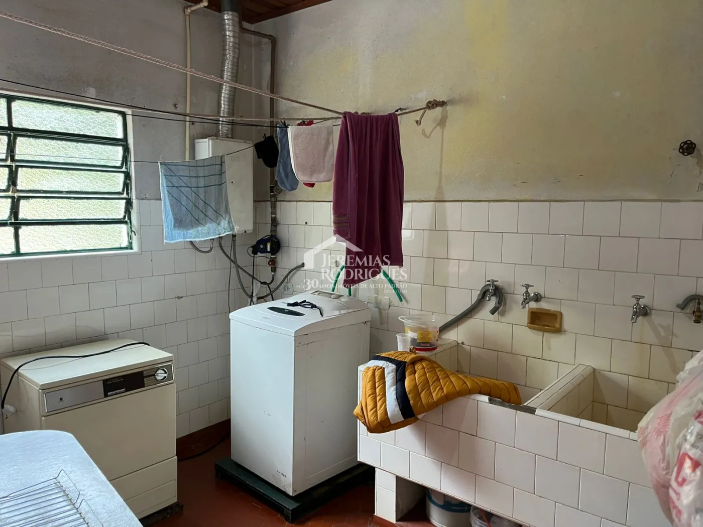 Casa para venda com 3 dormitórios no Jardim do Embaixador em Campos do Jordão/SP