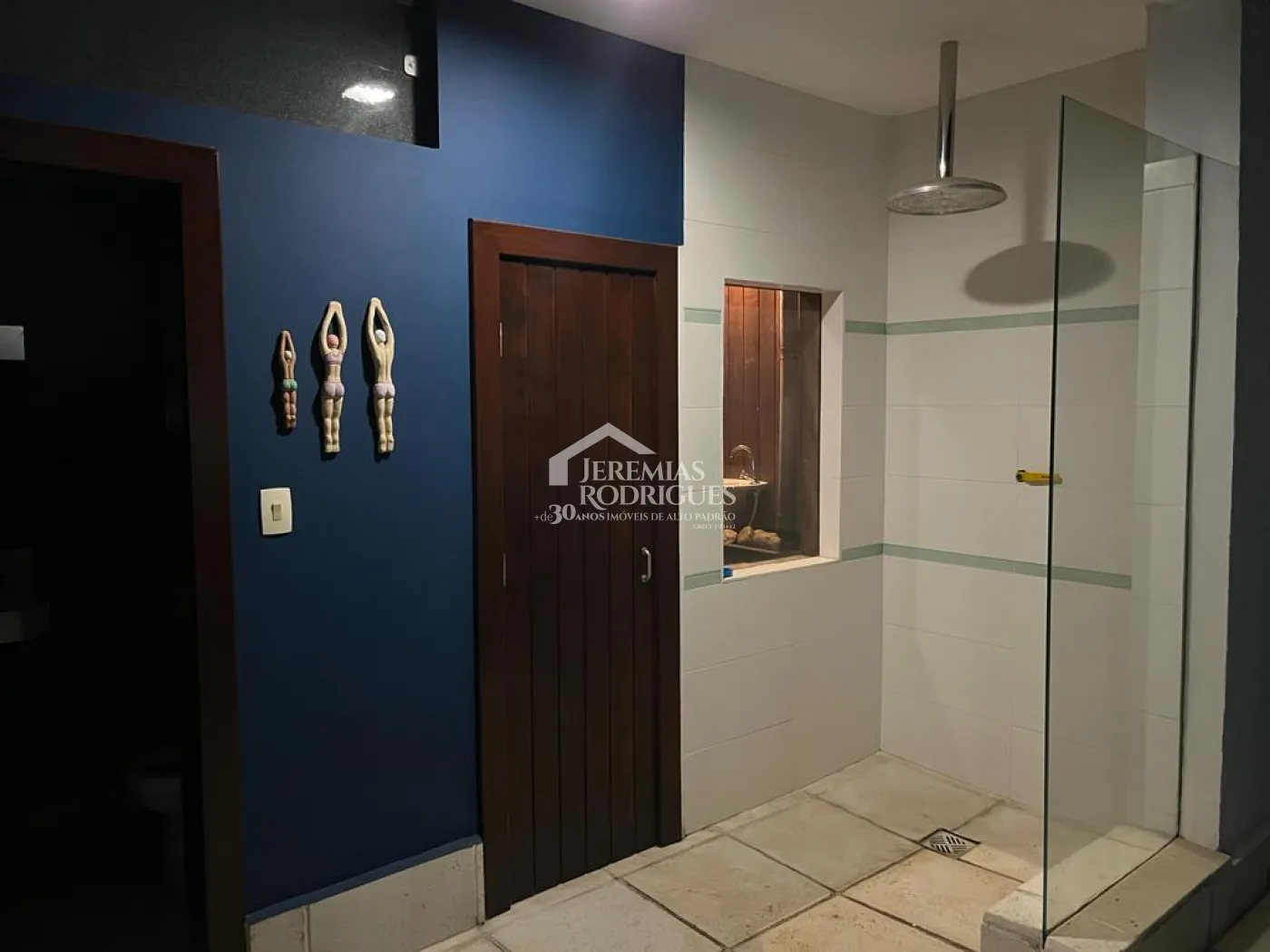 Casa com 3 dormitórios, 480 m² - Jardim Residencial Doutor Lessa - Pindamonhangaba/SP.