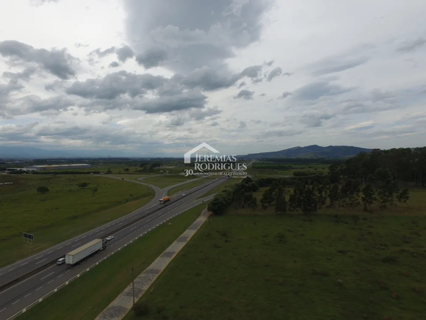 Terreno com 800.000 m² - Feital - Pindamonhangaba/SP.