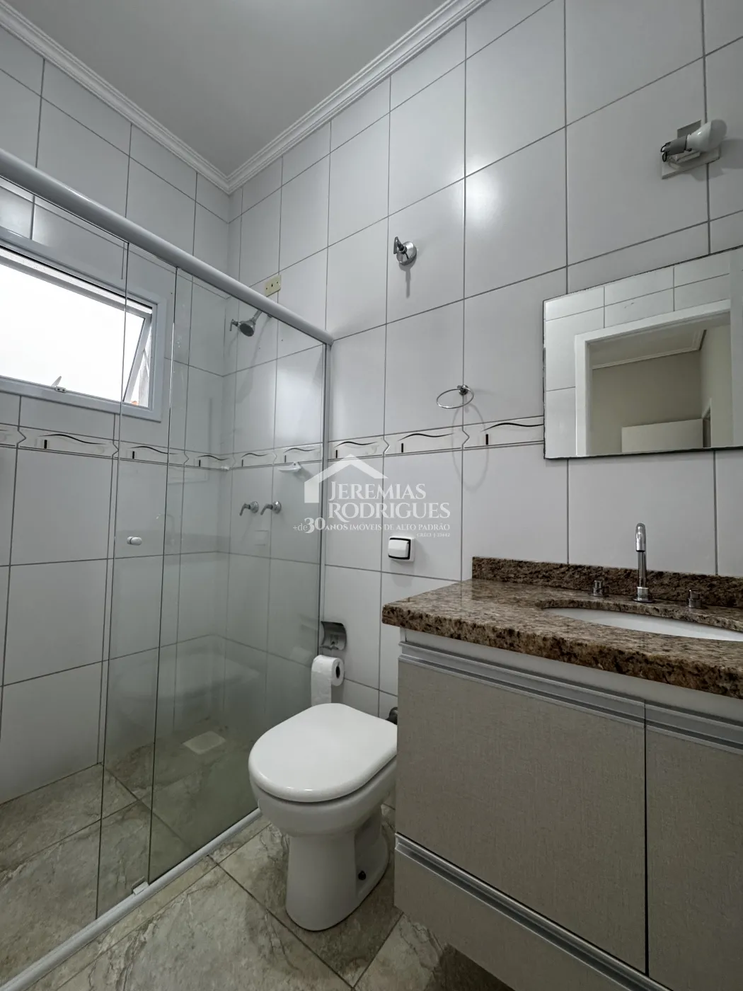 Casa para venda e locação com 3 suítes no Condomínio Real Ville em Pindamonhangaba/SP