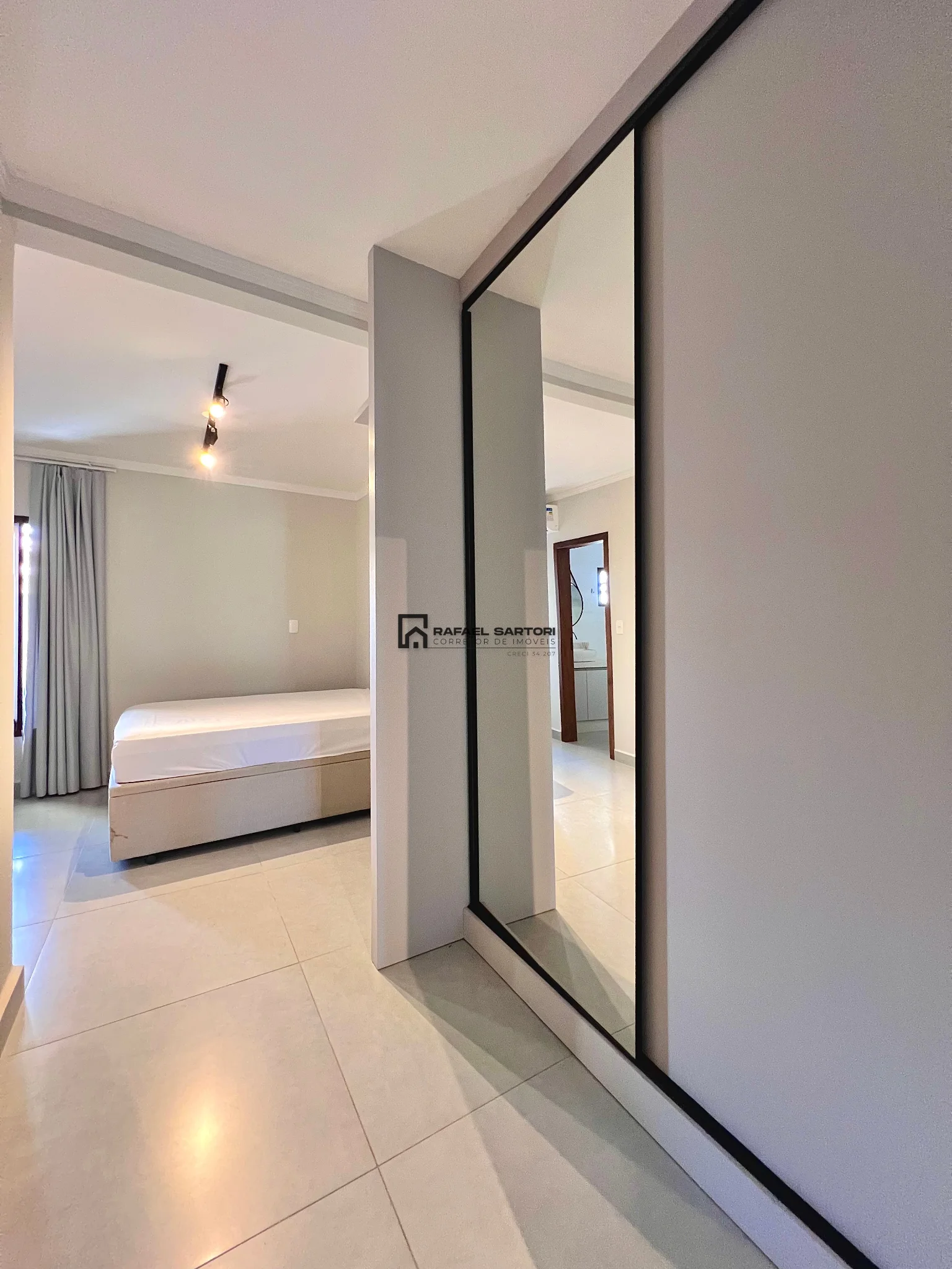 CASA MOBILIADA COM 03 SUITES NO AMIZADE