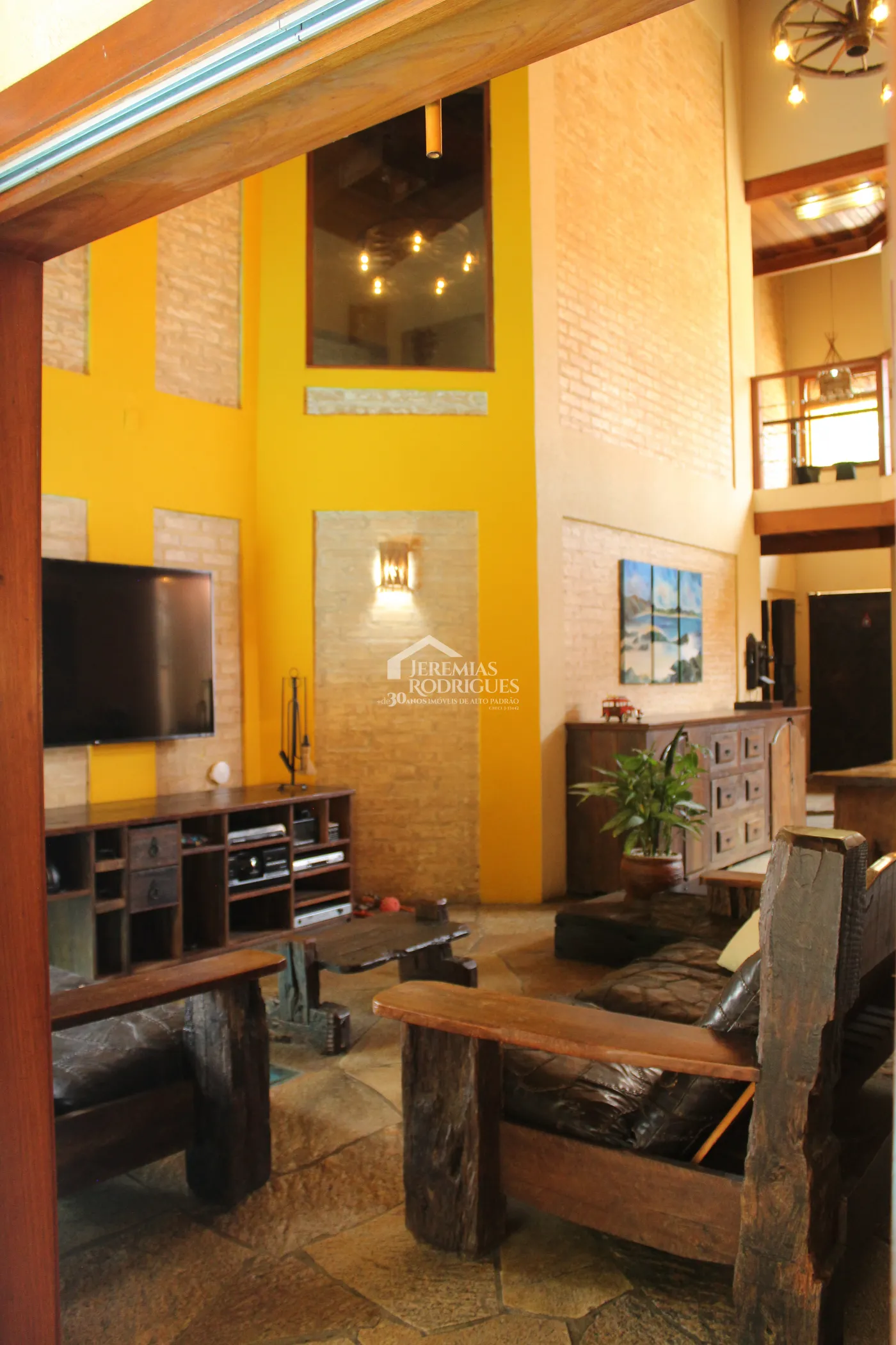 Casa para venda e locação com 5 dormitórios no Condomínio Taubaté Village em Taubaté/SP.