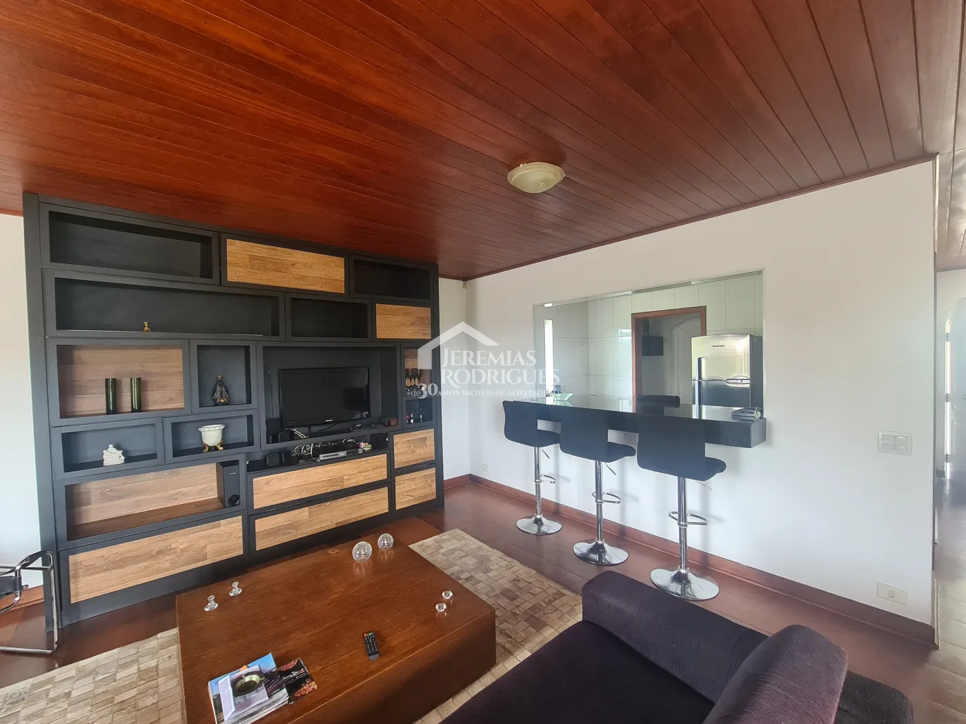 Casa para venda com 3 dormitórios no bairro Alto da Vila Inglesa em Campos do Jordão/SP