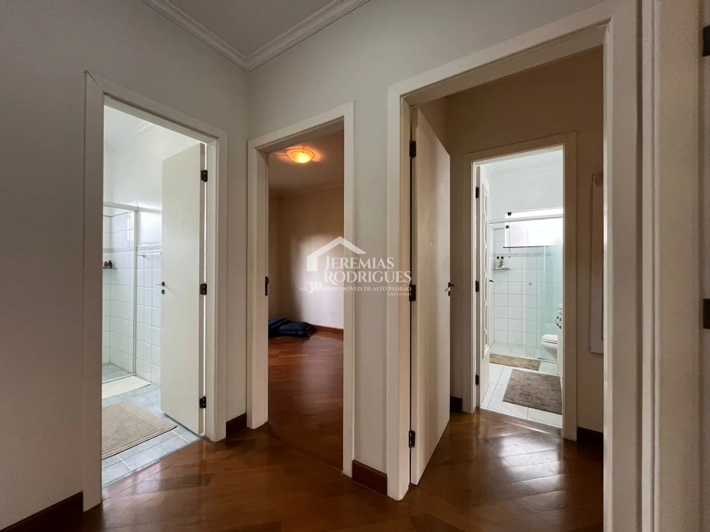 Casa com 4 dormitórios, 421 m² - Condomínio Chácaras Cataguá - Taubaté/SP.