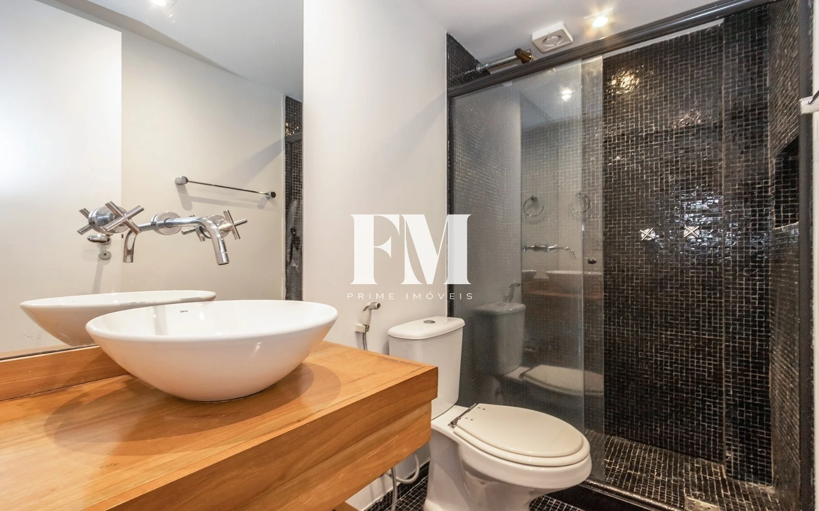 Leblon | Rua Aperana | 2 Quartos (1 Suíte) | 79m² com Varanda e Vaga a Poucos Metros da Praia - foto 26