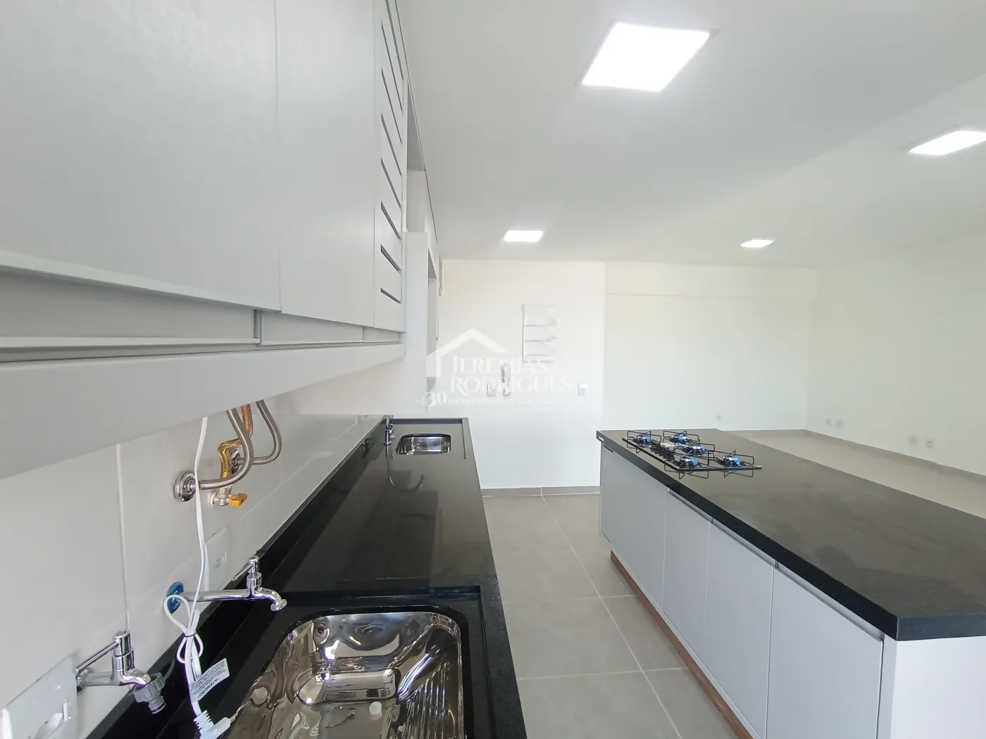 Apartamento à venda com 3 dormitórios, 119 m² no Edifício Residencial Elegance em Taubaté/SP.