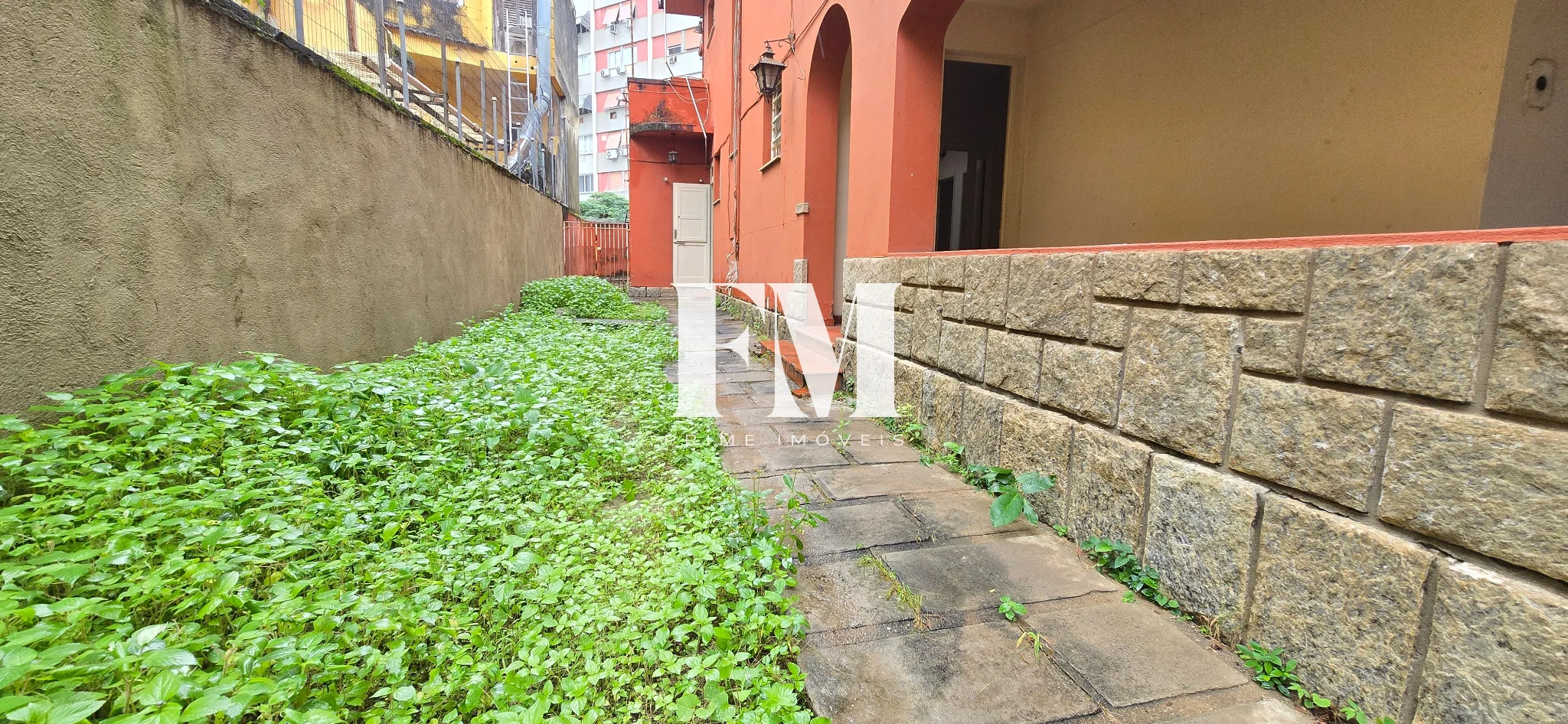 Residência Exclusiva em Centro de Terreno em Laranjeiras - foto 8