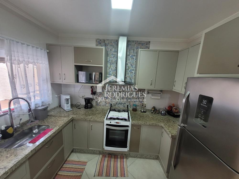 Casa com 3 dormitórios, 174 m² - Condomínio Residencial Laguna - Pindamonhangaba/SP