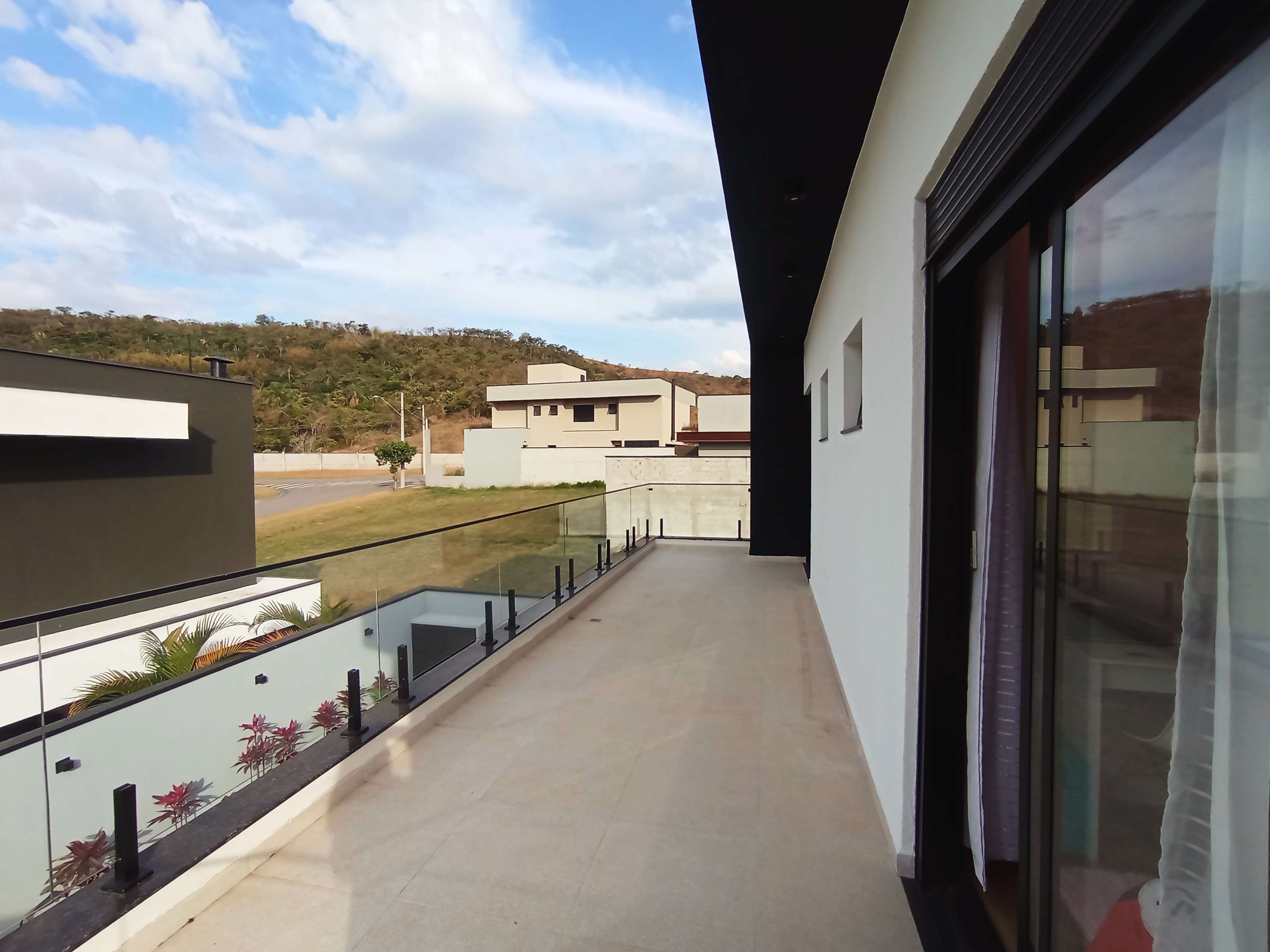 Casa à venda com 4 dormitórios no Condomínio Cyrela Landscape em Taubaté/SP.