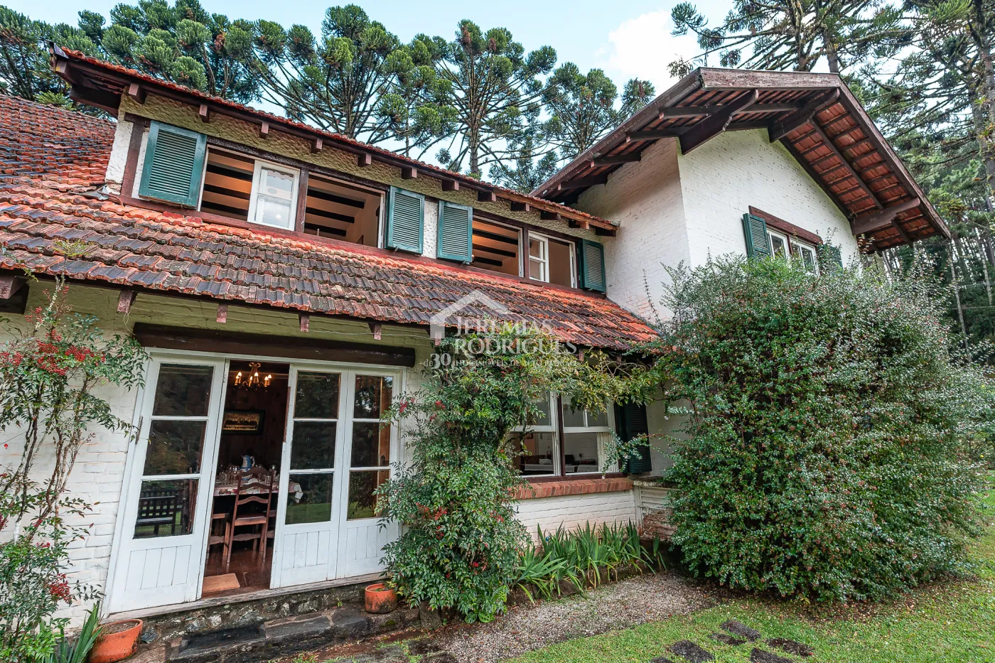 Casa com 9 dormitórios, 694 m² - Condomínio Reserva Figueiredo - Campos do Jordão/SP