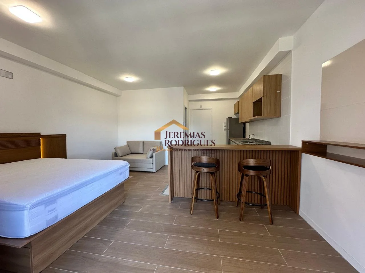 Loft mobiliado para locação e venda no Condomínio Spot Residences em Taubaté/SP.