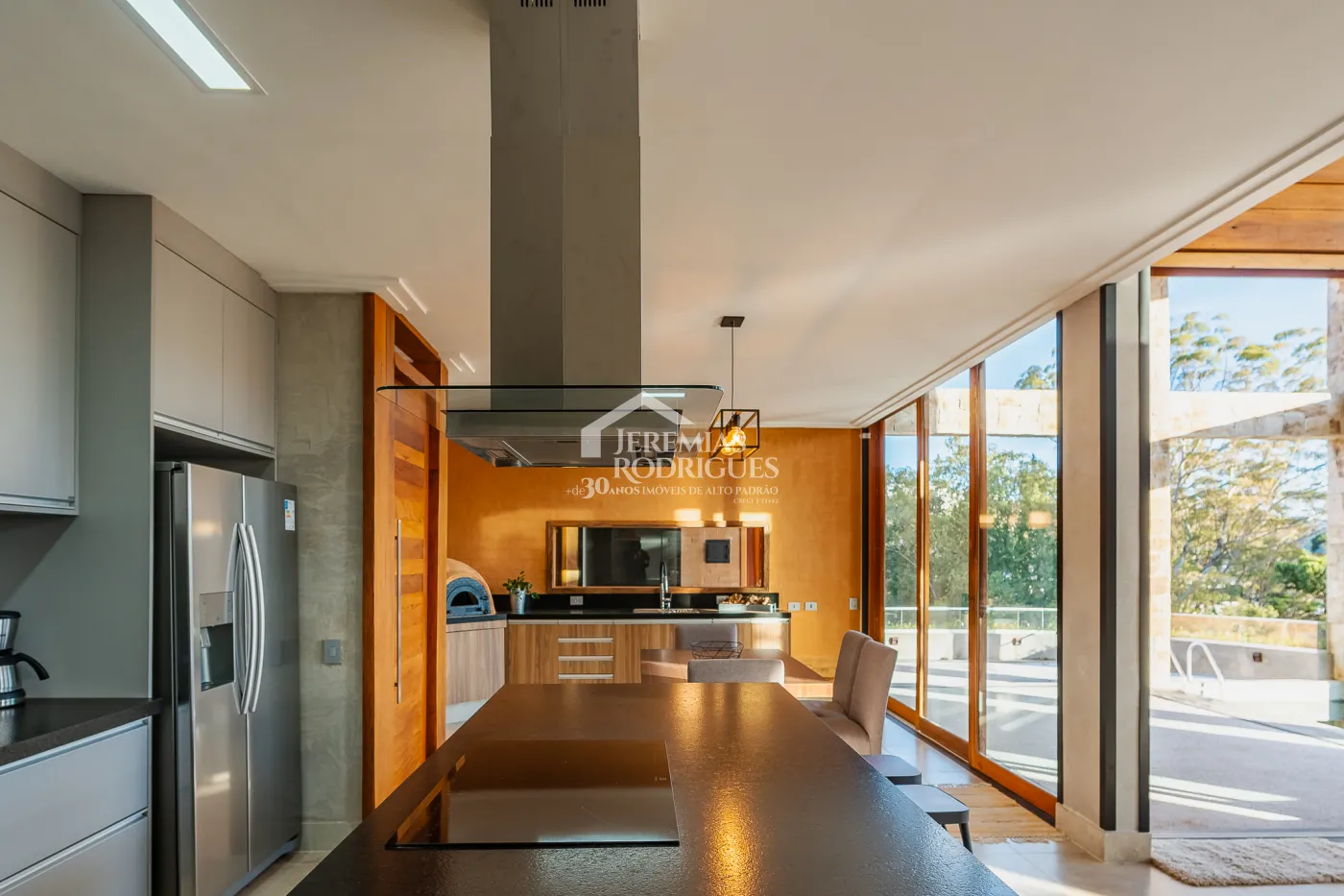 Casa com 4 suítes no condomínio Reserva Figueiredo em Campos do Jordão/SP