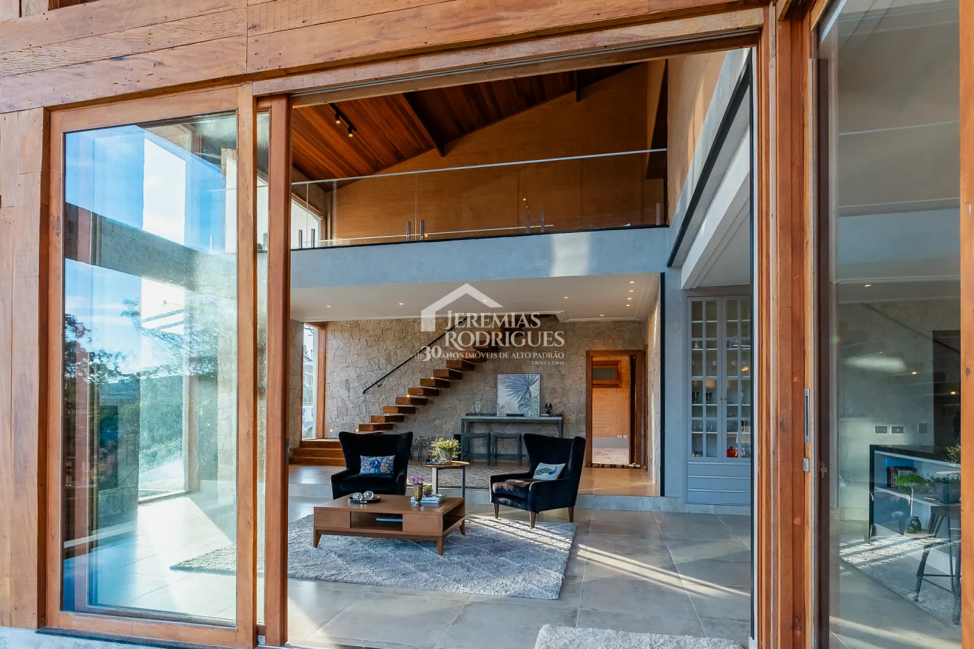 Casa com 4 suítes no condomínio Reserva Figueiredo em Campos do Jordão/SP