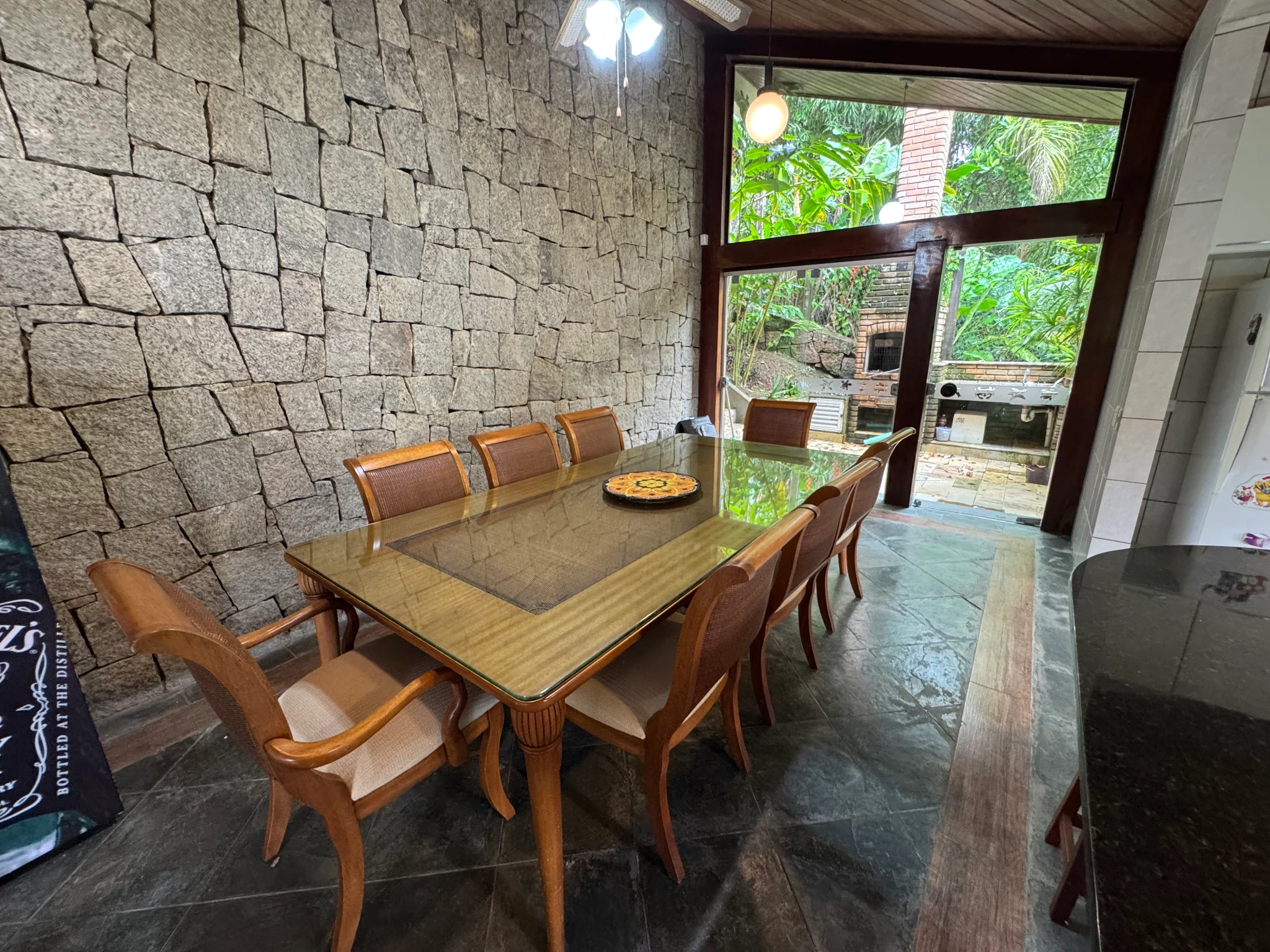 Casa à venda com 5 dormitórios no Condomínio Ponta das Toninhas em Ubatuba/SP. 