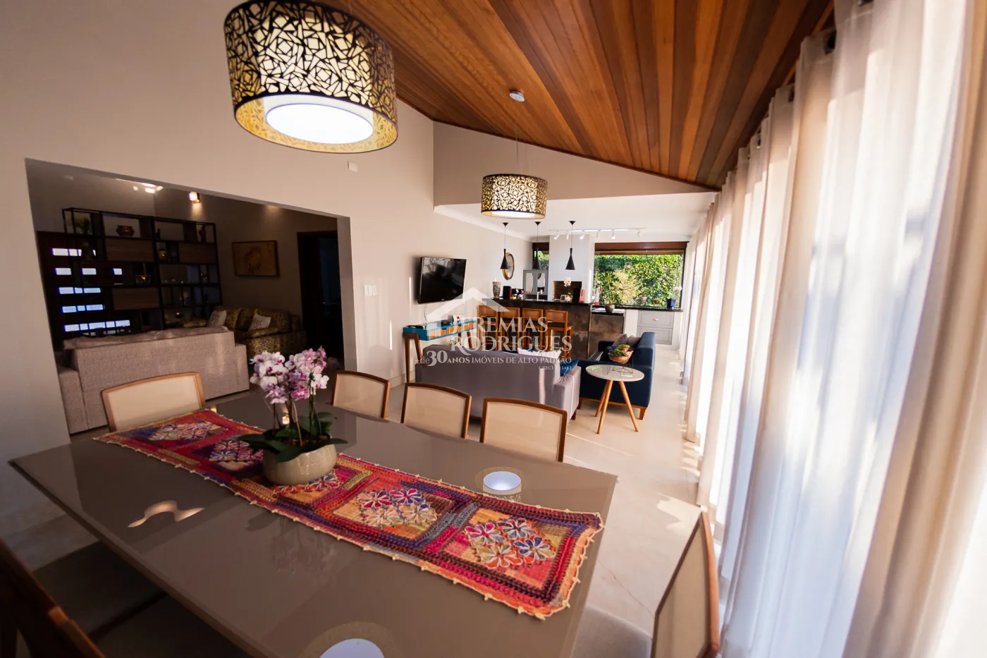 Casa à venda no Condomínio Colonial Village I em Pindamonhangaba/SP