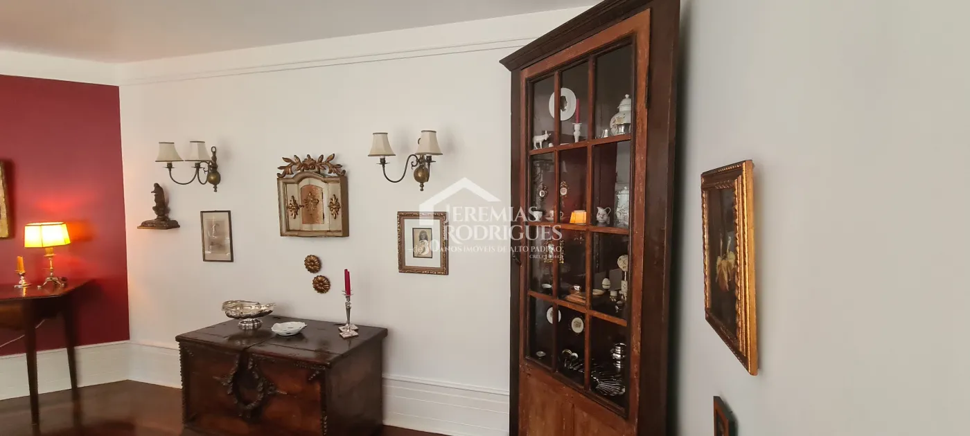 Apartamento à venda com 4 suítes no Edifício Evergreen em Campos do Jordão/SP