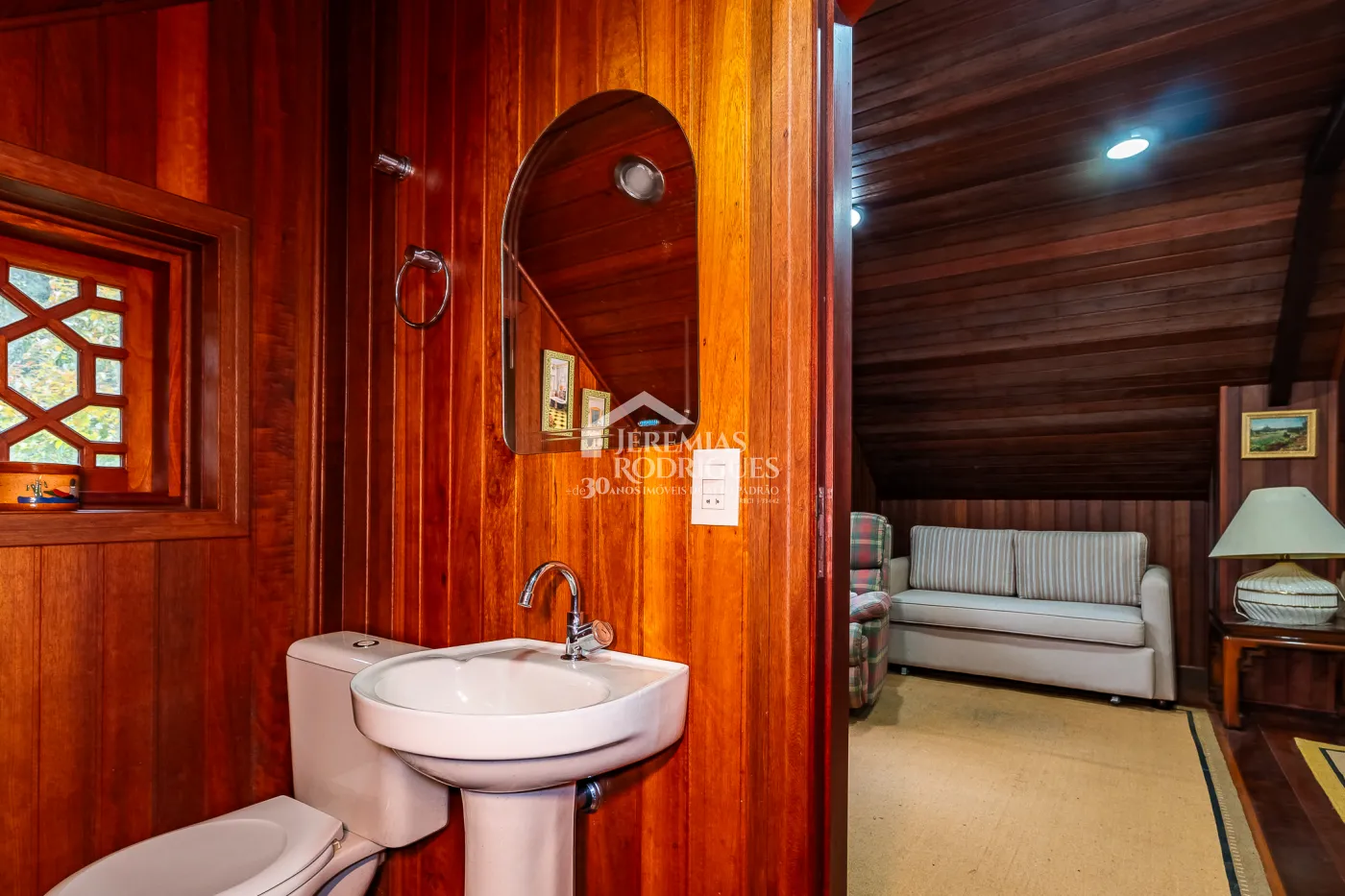 Casa com 7 dormitórios, 924 m² - Recanto das Araucárias - Campos do Jordão/SP