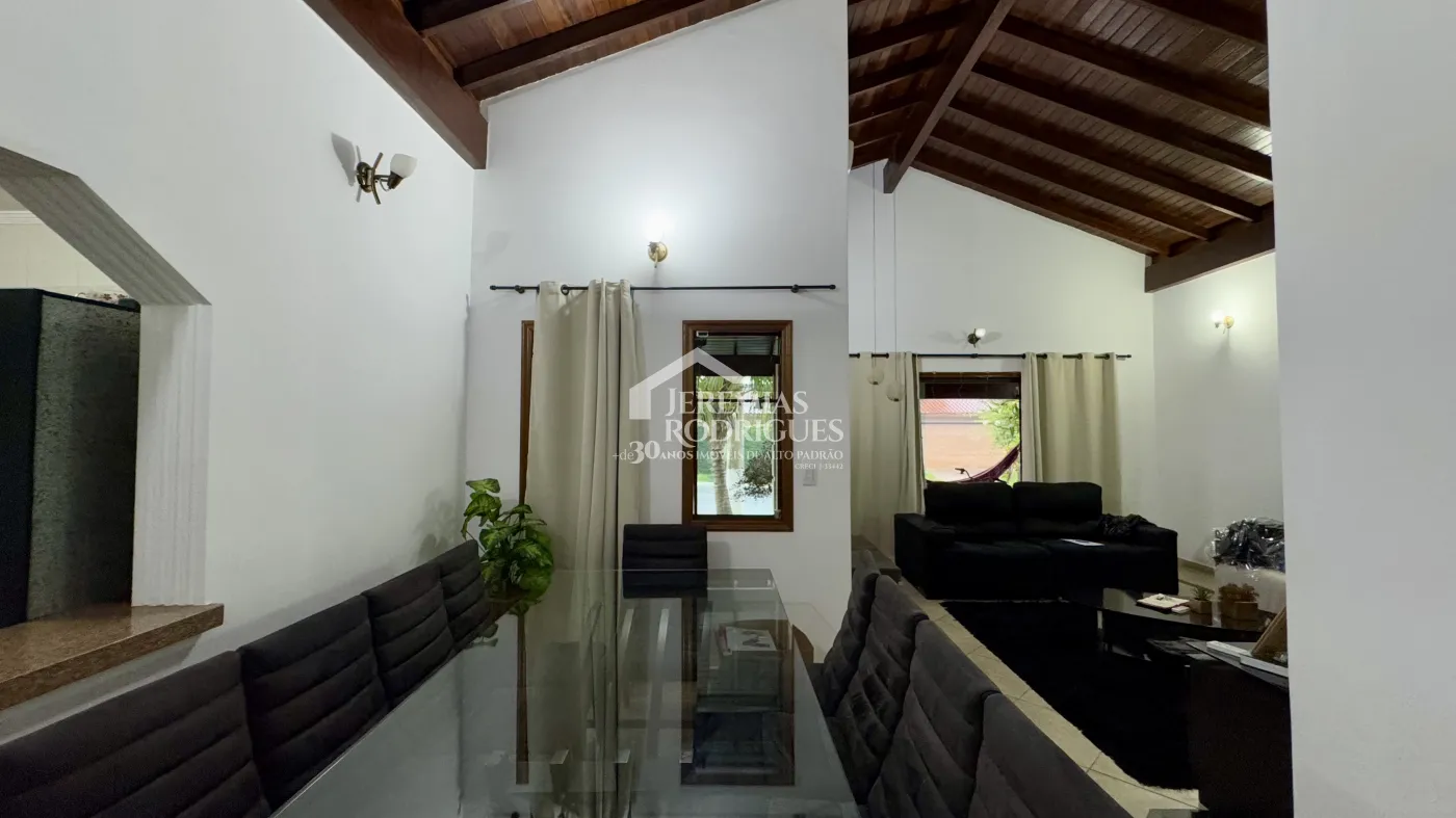 Casa para venda com 3 dormitórios no Condomínio Real Ville em Pindamonhangaba/SP