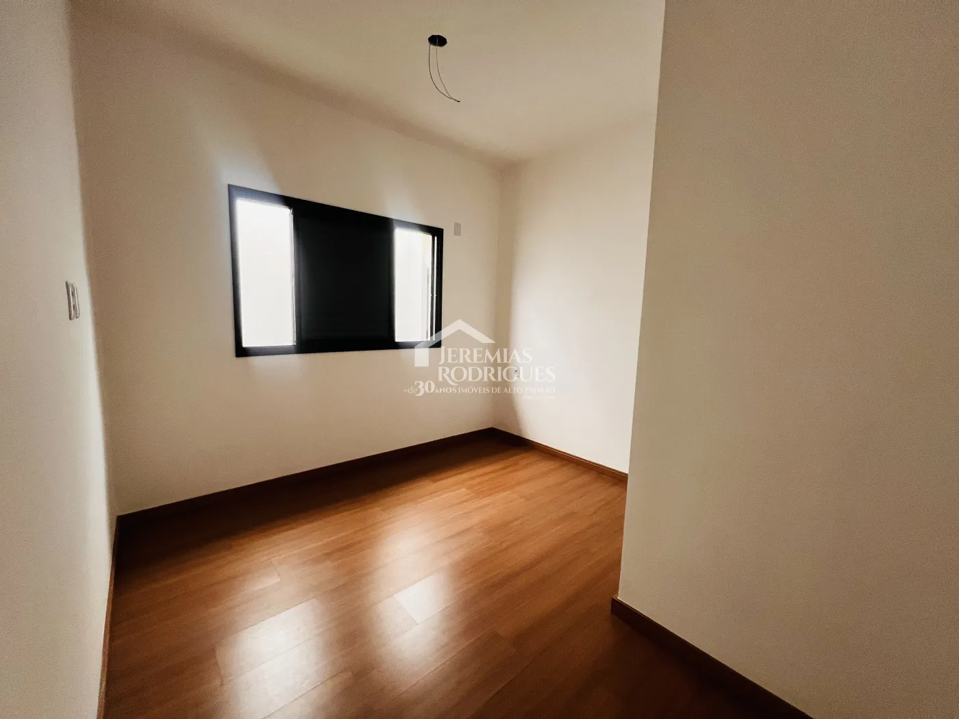 Casa à venda com 3 suítes no Condomínio Campos do Conde I em Tremembé/SP