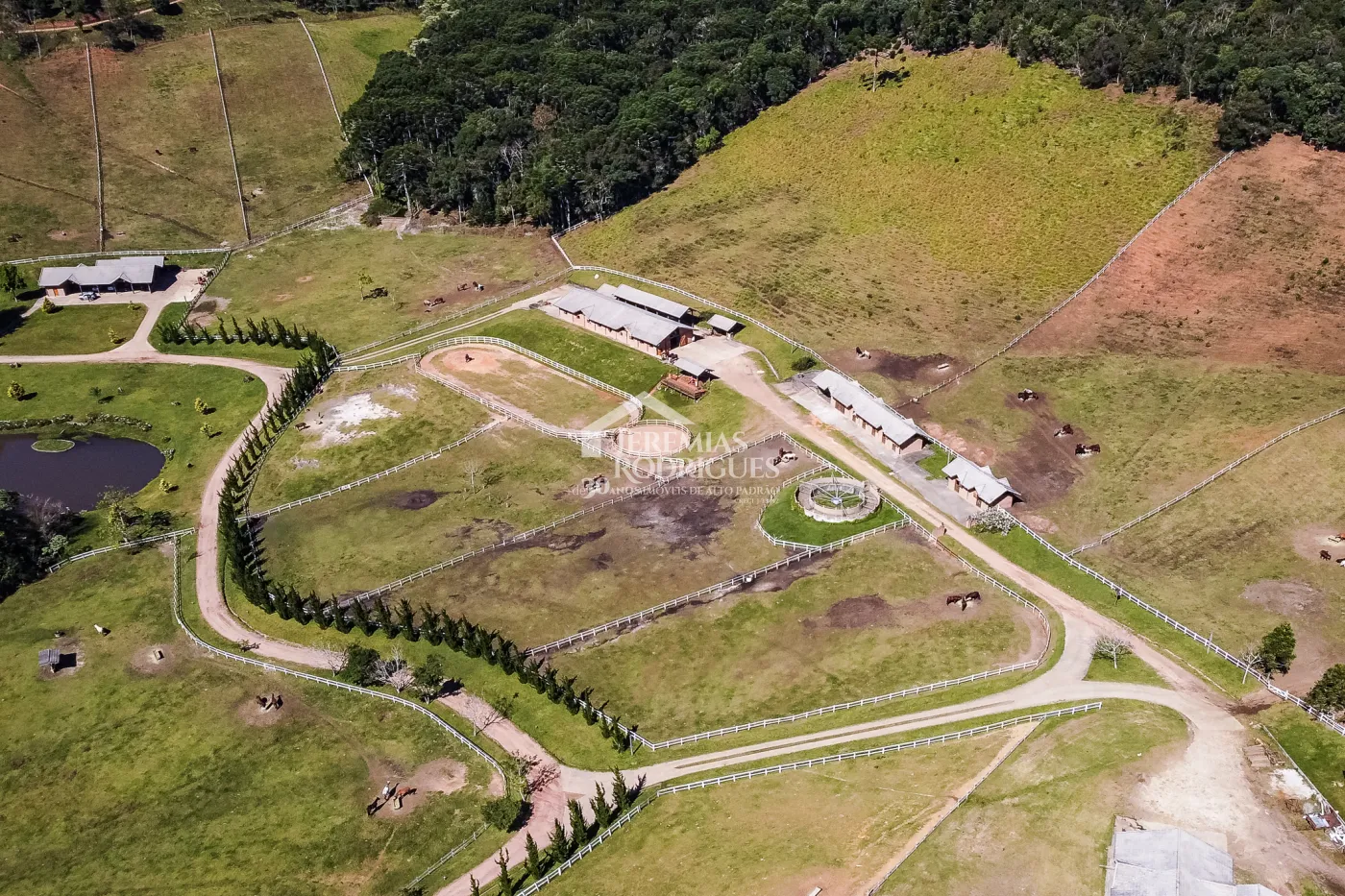 Fazenda com 2.904.000 m² - Sapucaí-Mirim - MG