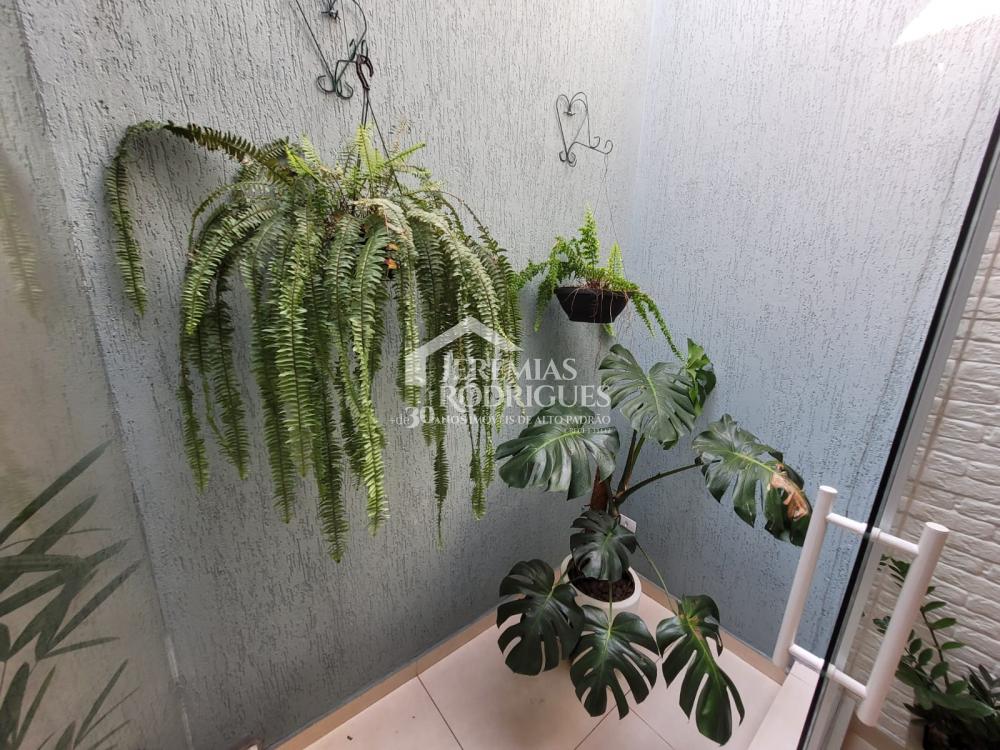 Casa térrea com 3 dormitórios - Jardim Santa Cruz - Taubaté/SP