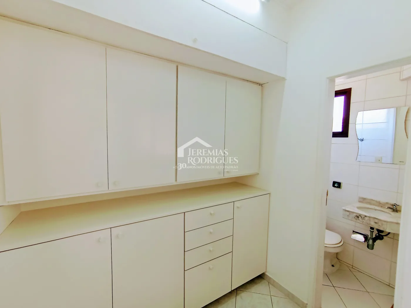 Apartamento para venda com 2 suítes no Edifício Rosa Abirached em Taubaté/SP