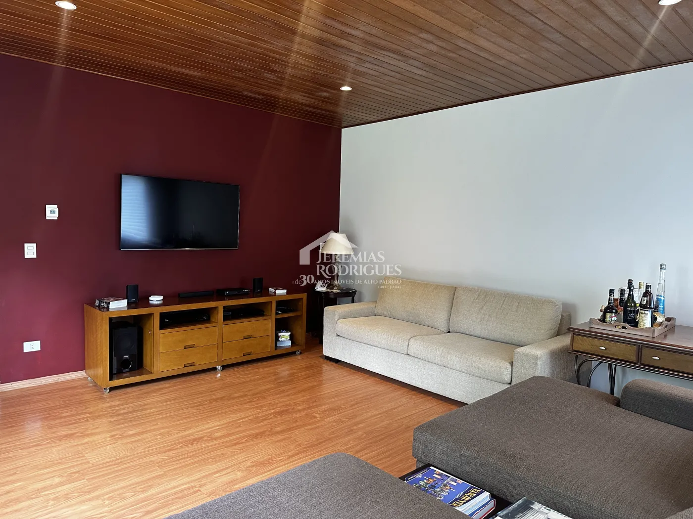 Casa à venda no Condomínio Vila Simonsen em Campos do Jordão/SP