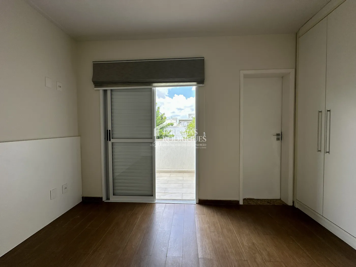 Casa para venda e locação com 4 suítes no Condomínio Campos do Conde II em Tremembé/SP