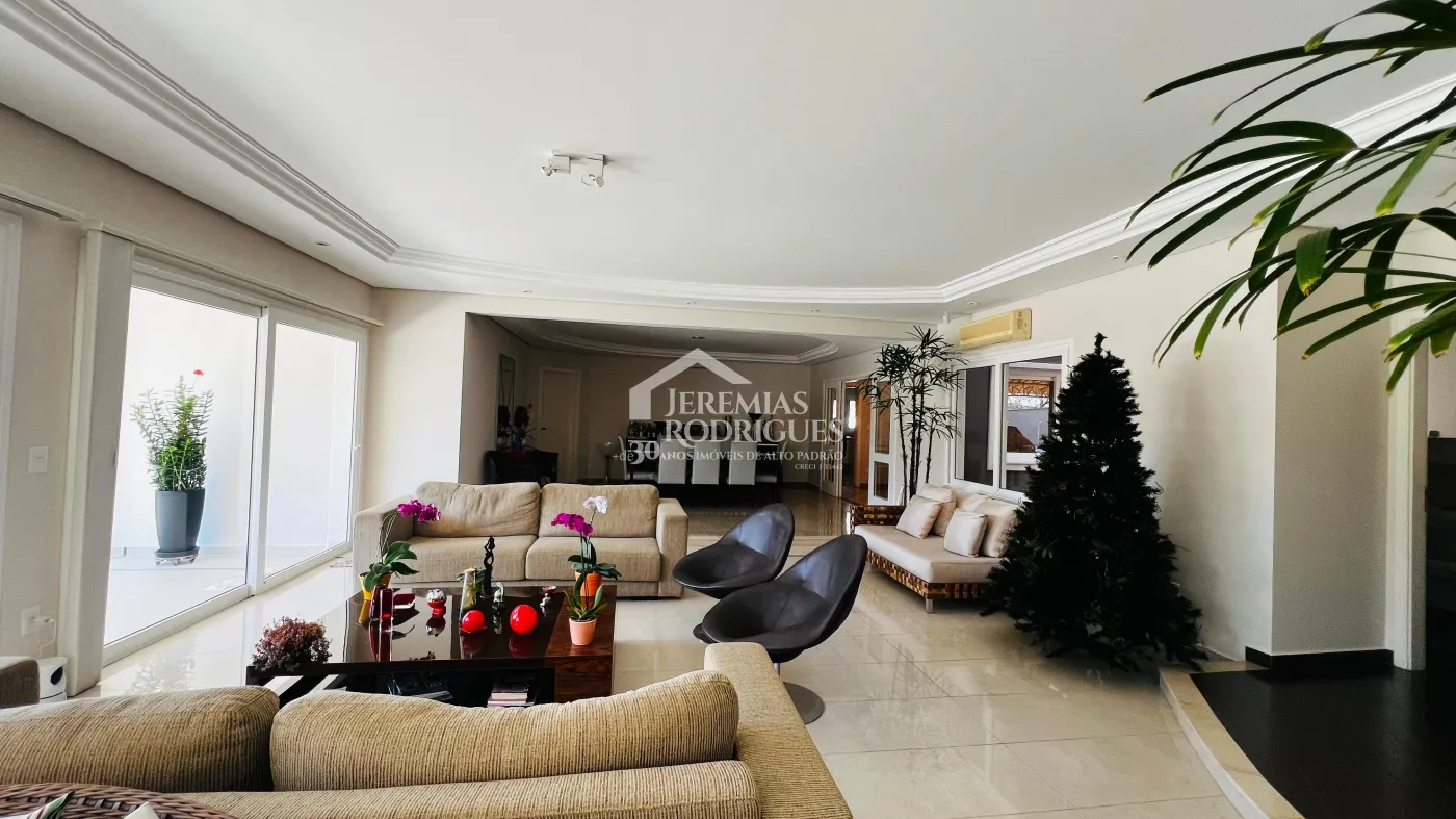 Casa para venda e locação com 6 dormitórios no Condomínio Chácaras Cataguá em Taubaté/SP.